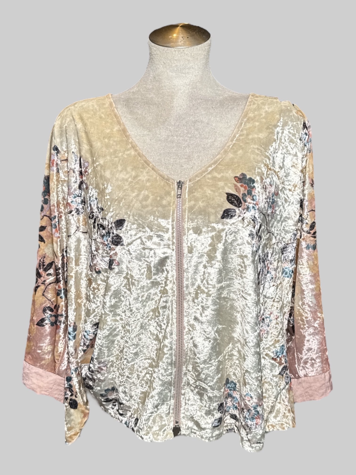 5X light pink crushed velvet with multicolor florals and zipper
