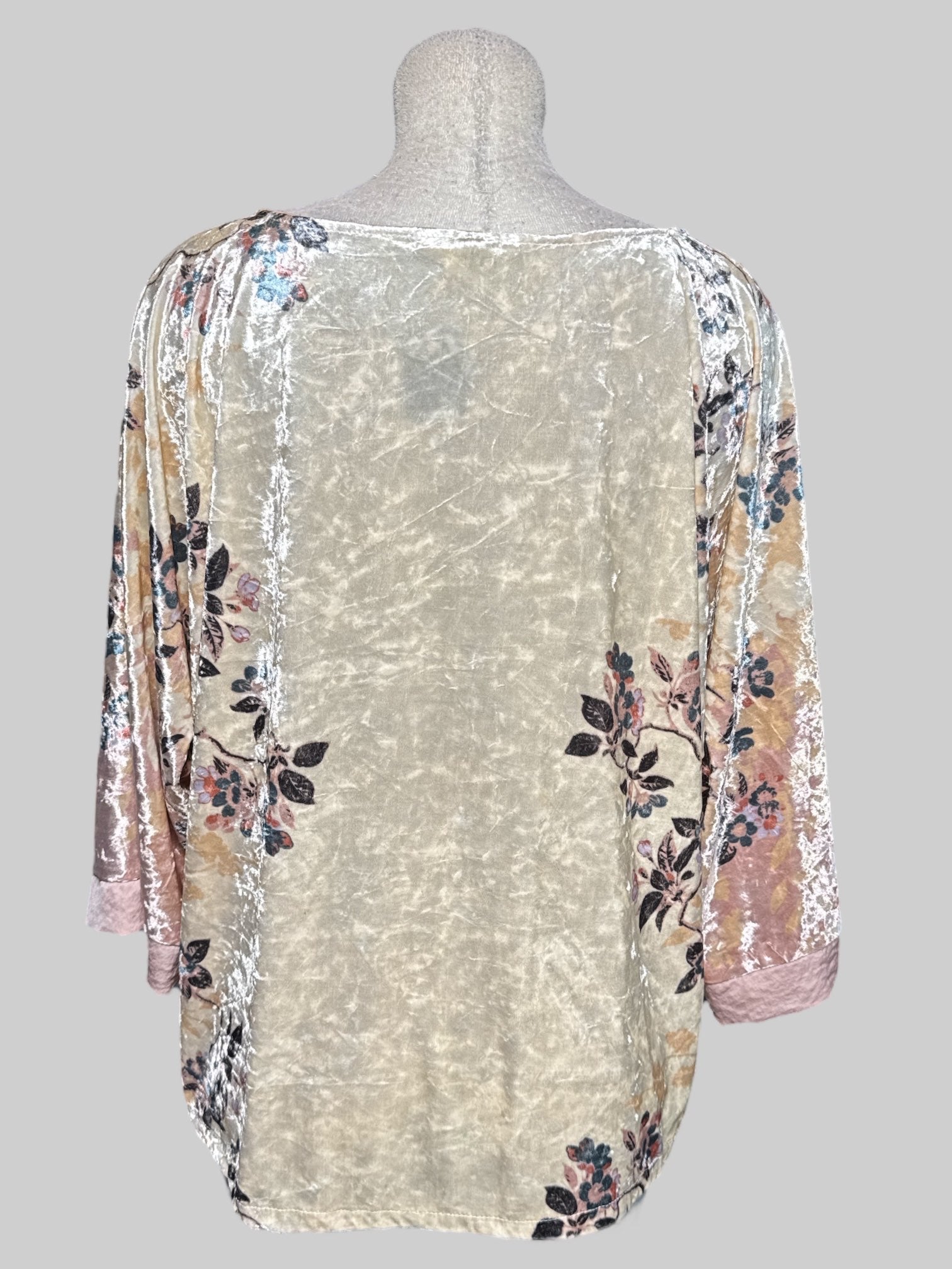 5X light pink crushed velvet with multicolor florals and zipper