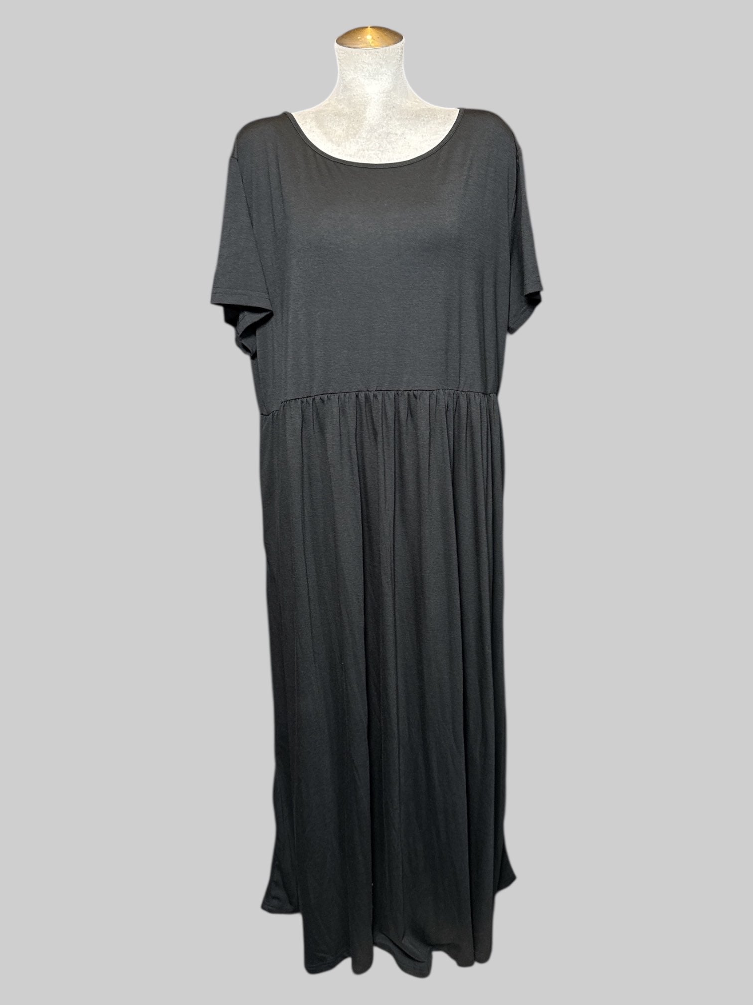 4X  black short sleeve flowy maxi dress