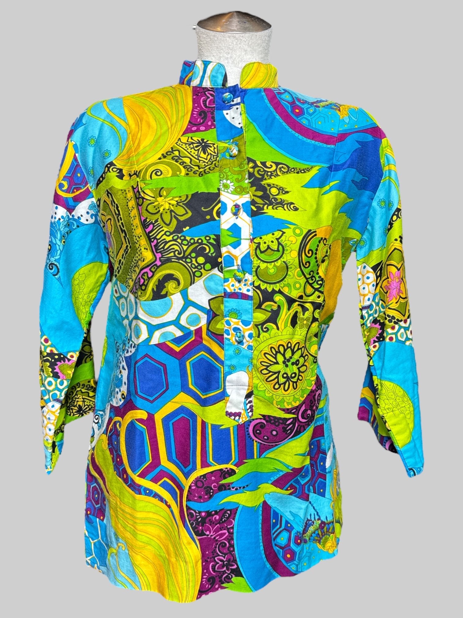 XL vintage funky multicolor and multi pattern blouse with a collar and quarter sleeves