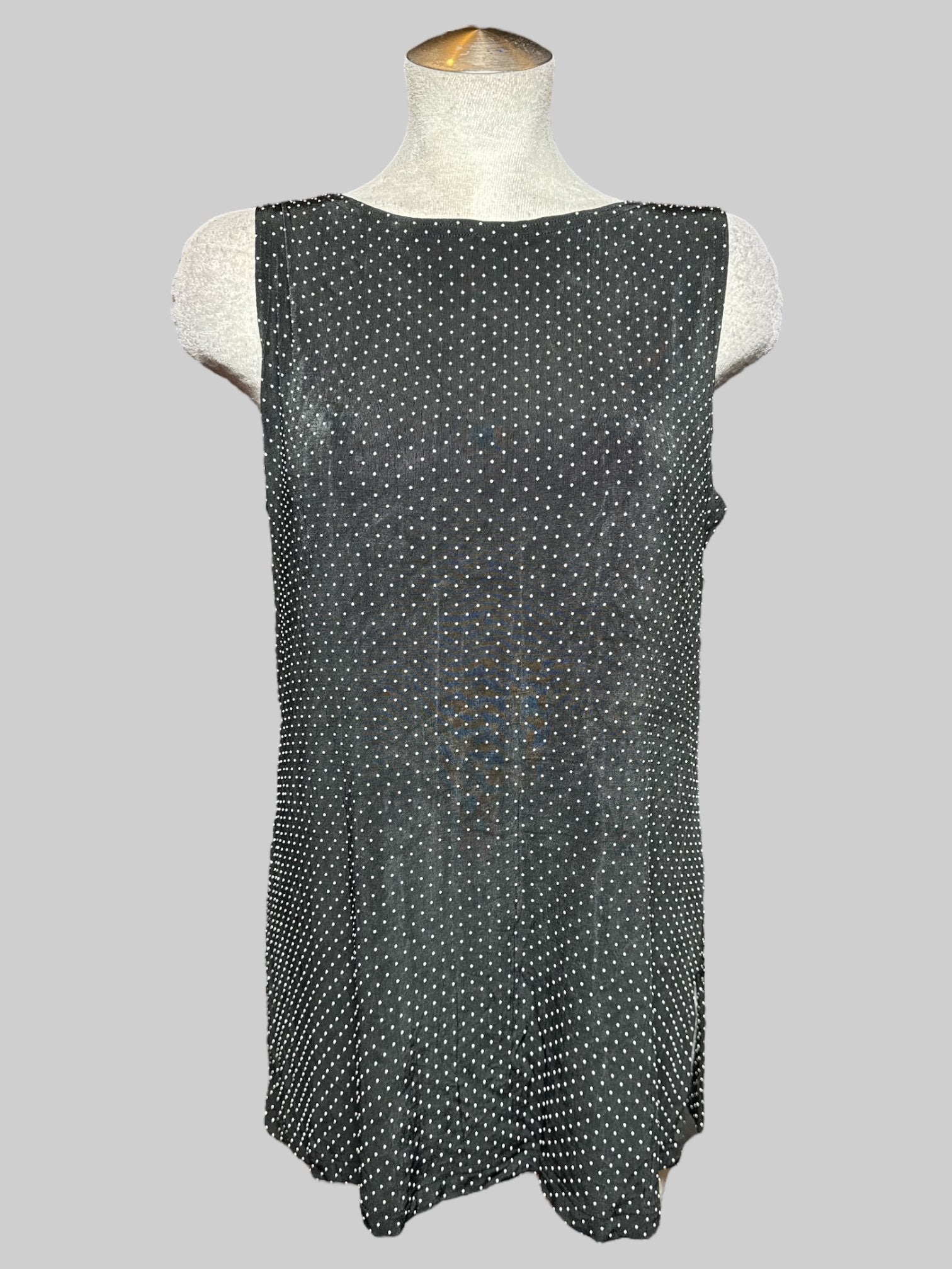 7X vintage slinky black and white textured polka dots sleeveless top