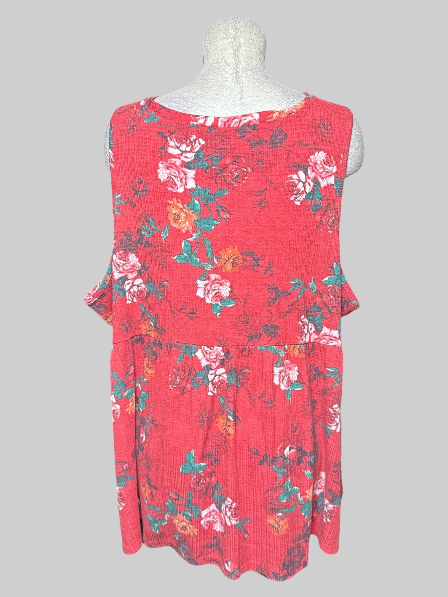 6X Torrid ribbed red sleeveless top with multicolor florals and lace