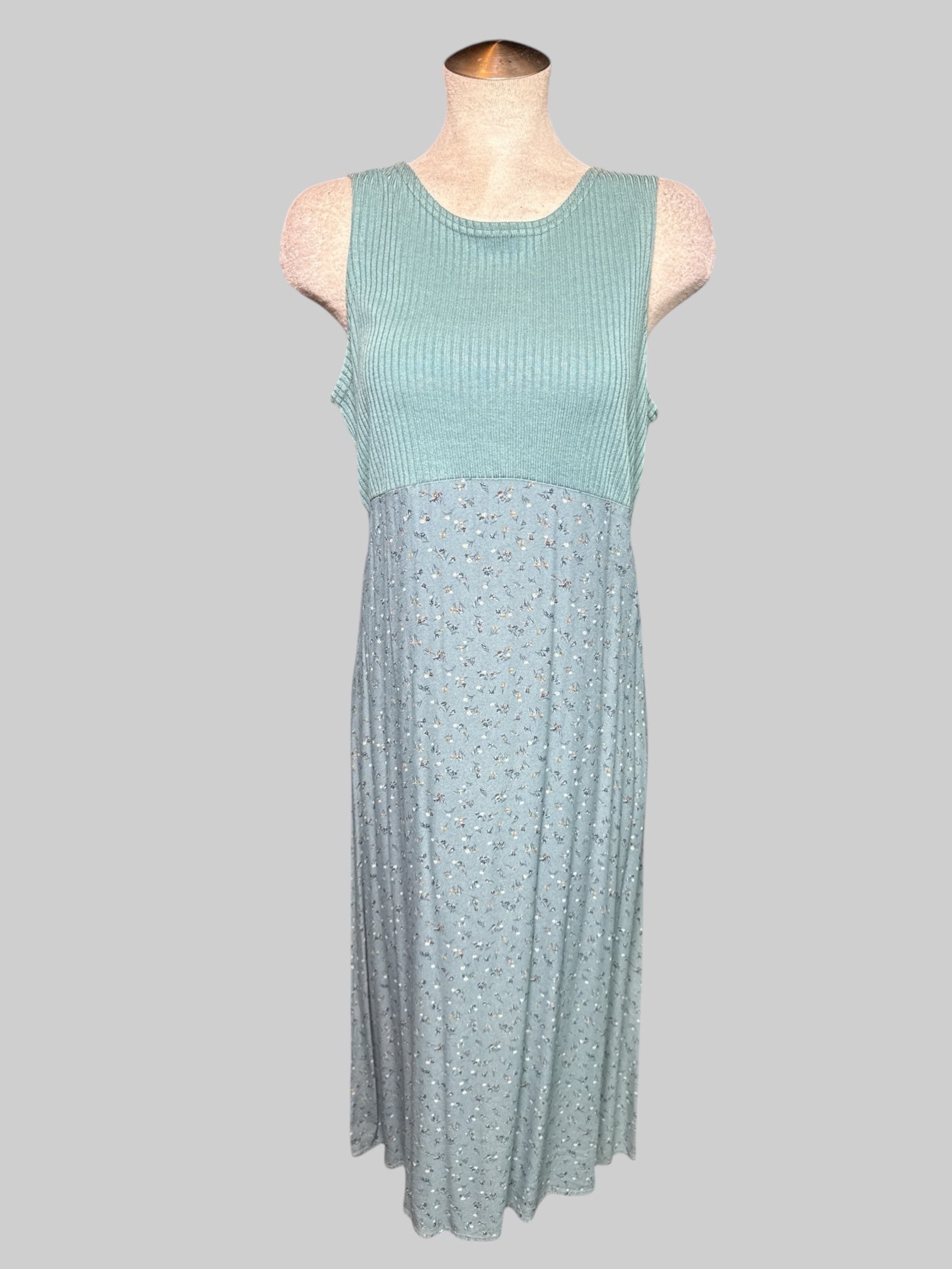 XL vintage light blue sleeveless dress with knit ripped top, and floral bottom
