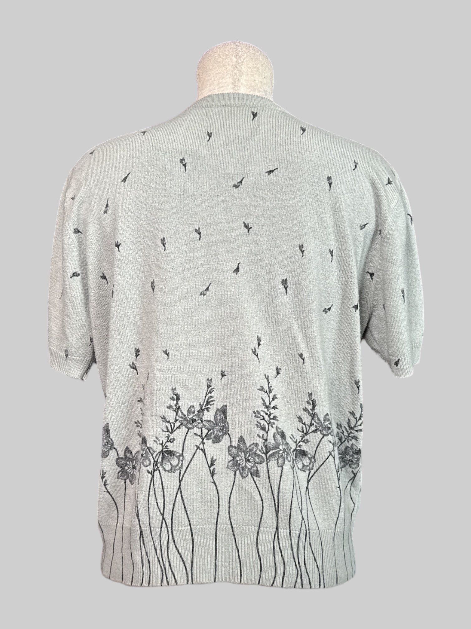 1X vintage gray short sleeve sweater tops with floral design