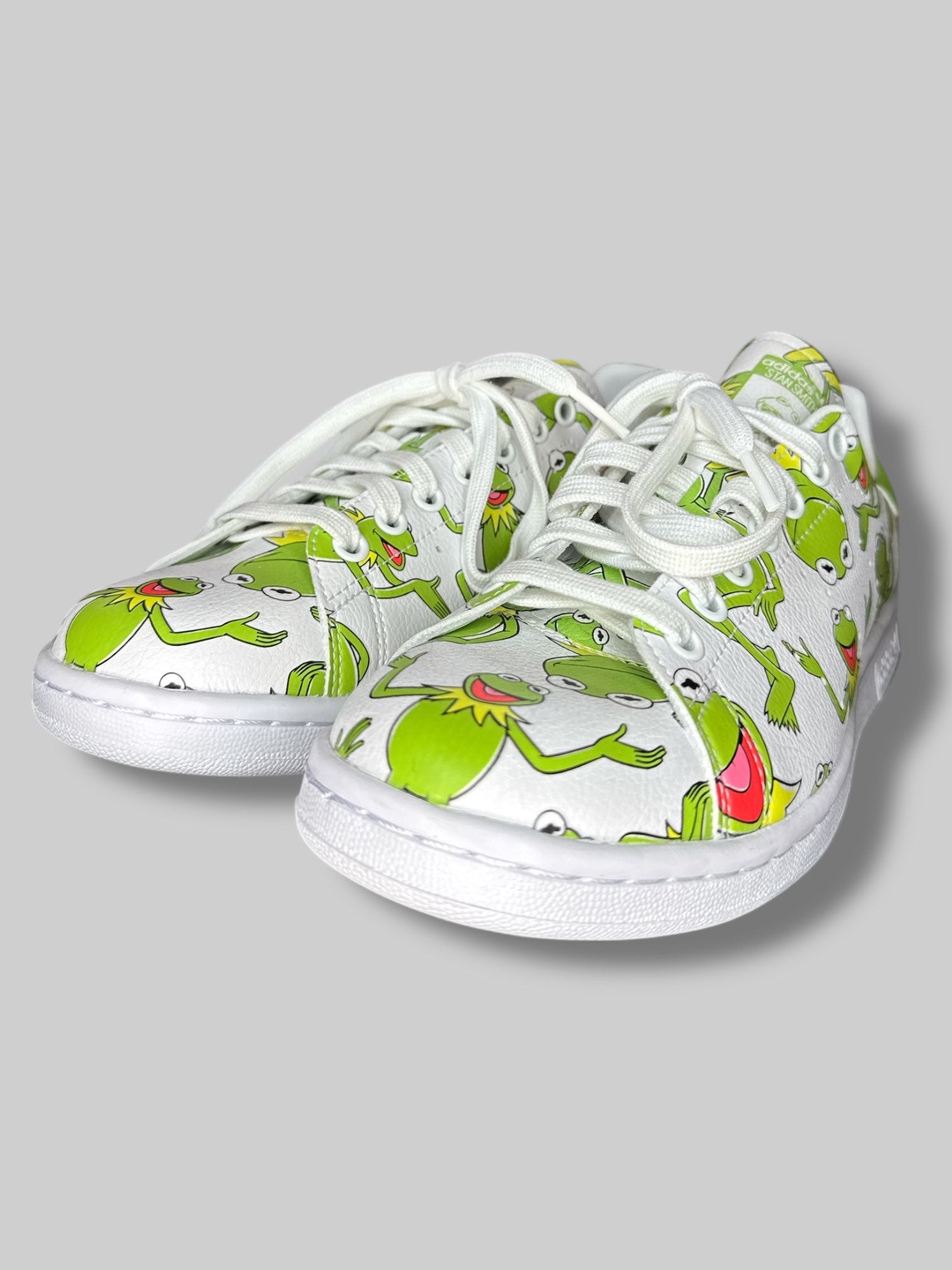 NWT size 7.5 Adidas x Disney Kermit The Frog sneakers