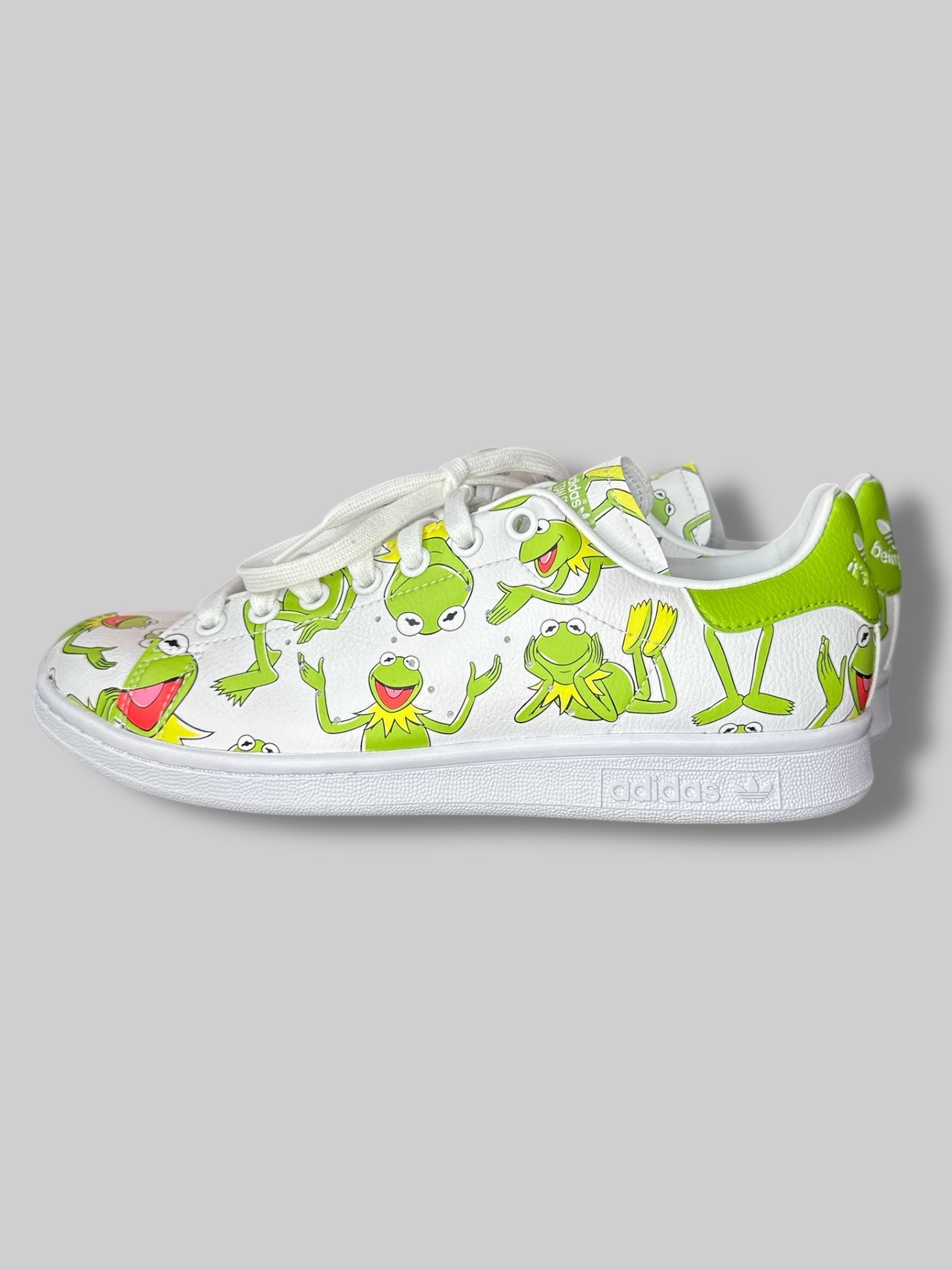 NWT size 7.5 Adidas x Disney Kermit The Frog sneakers