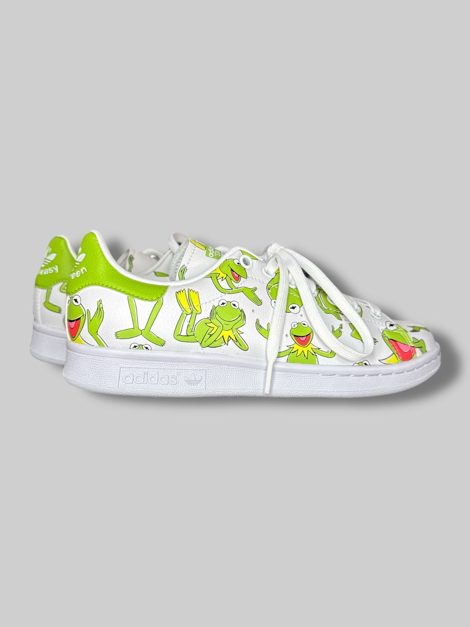 NWT size 7.5 Adidas x Disney Kermit The Frog sneakers