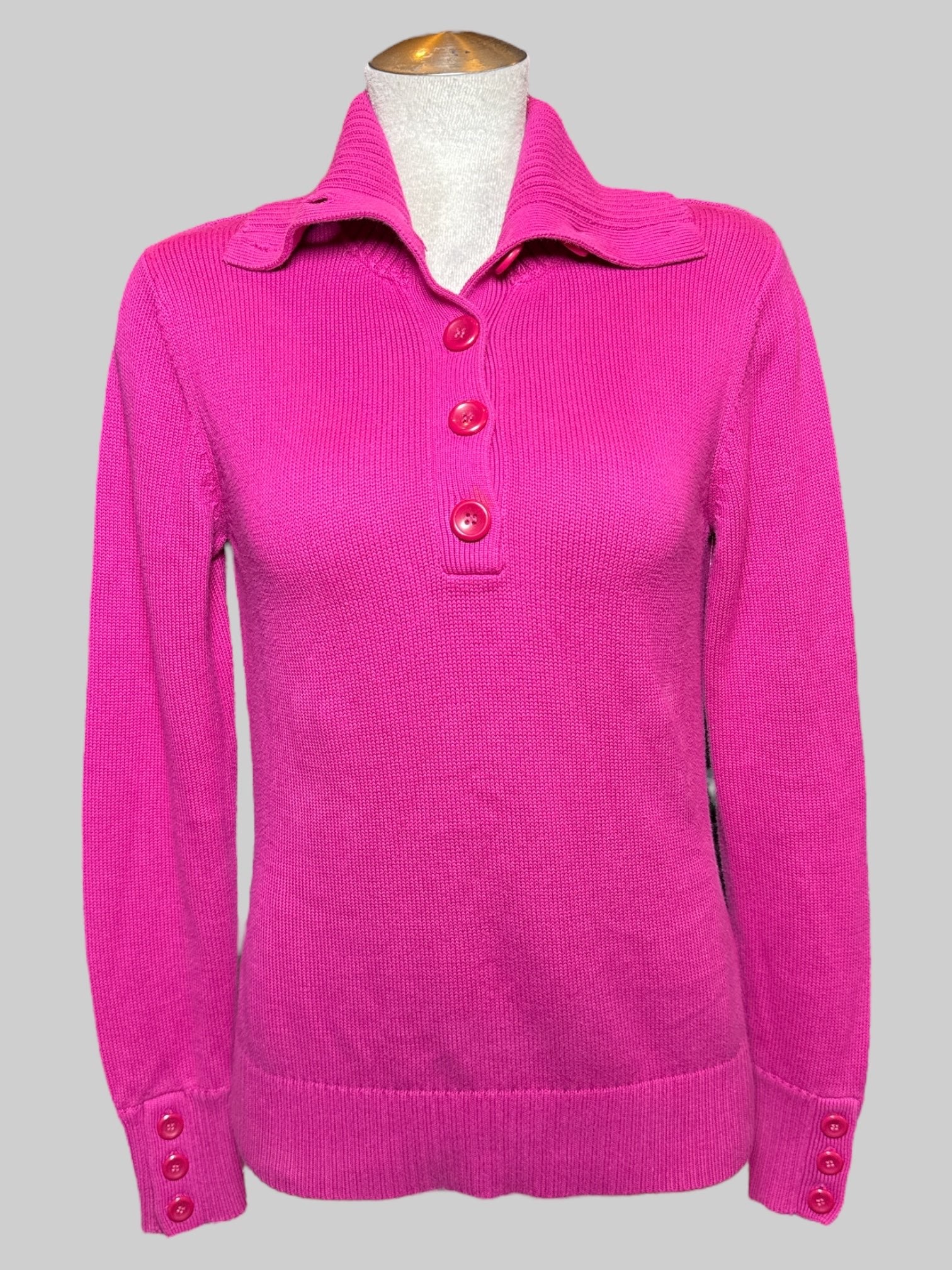 L vintage pink knit turtleneck  sweater with buttons