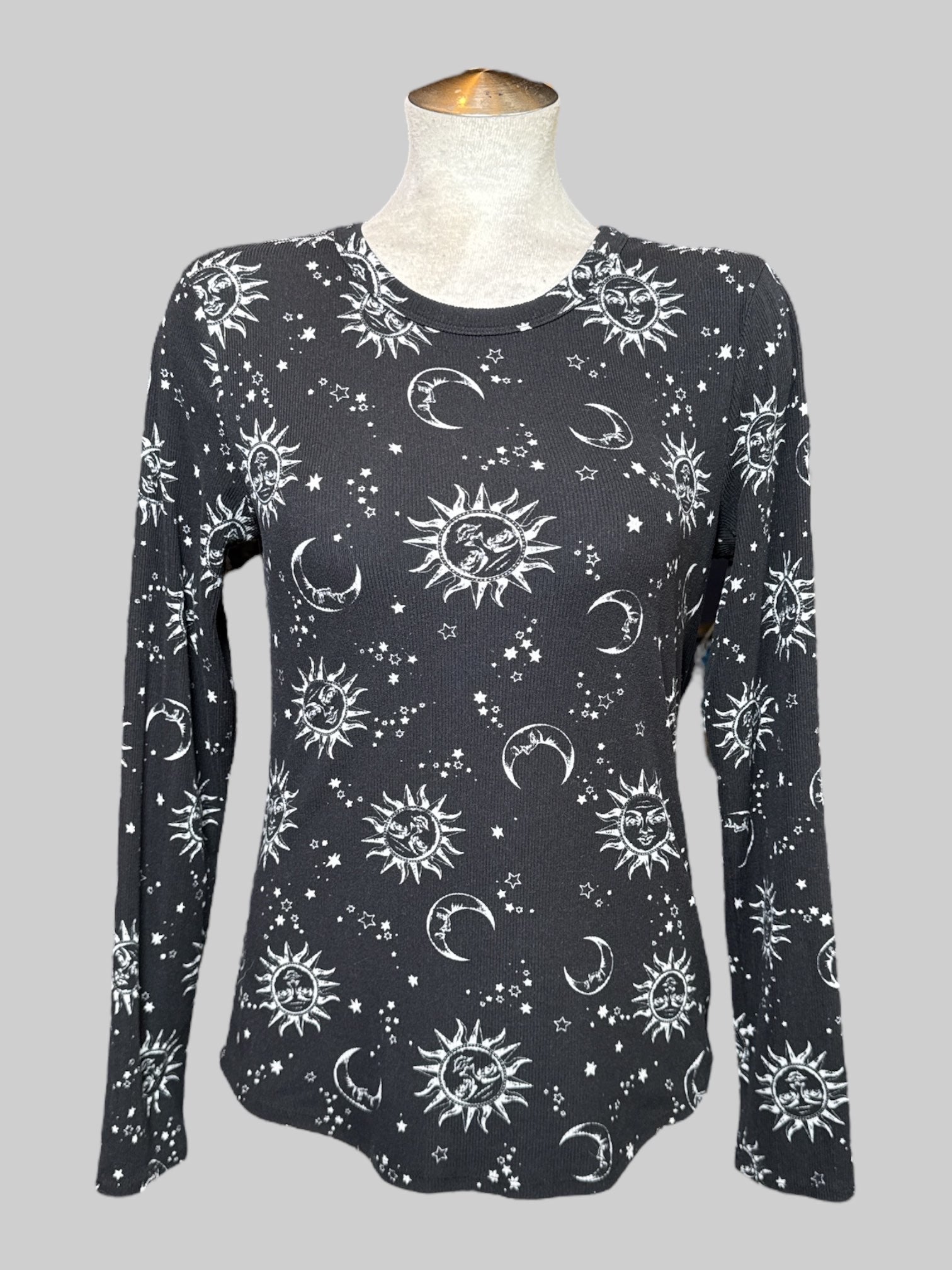 XL black and white celestial print long sleeve top
