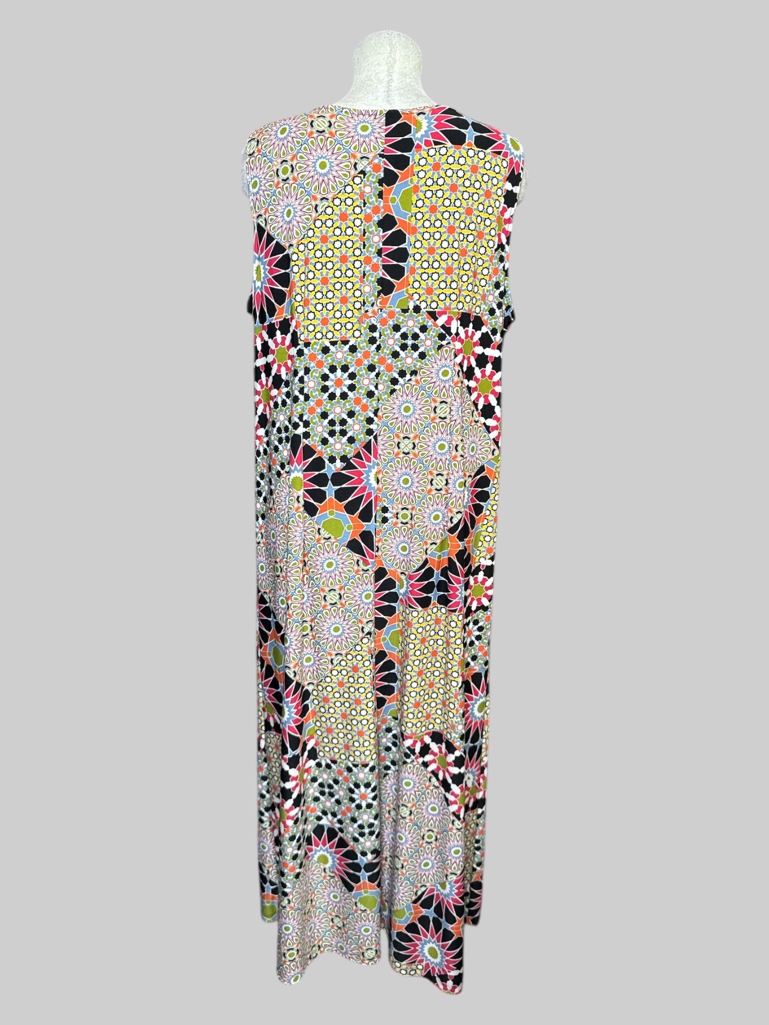 2X multicolor multipattern dress with 3 metal rings design