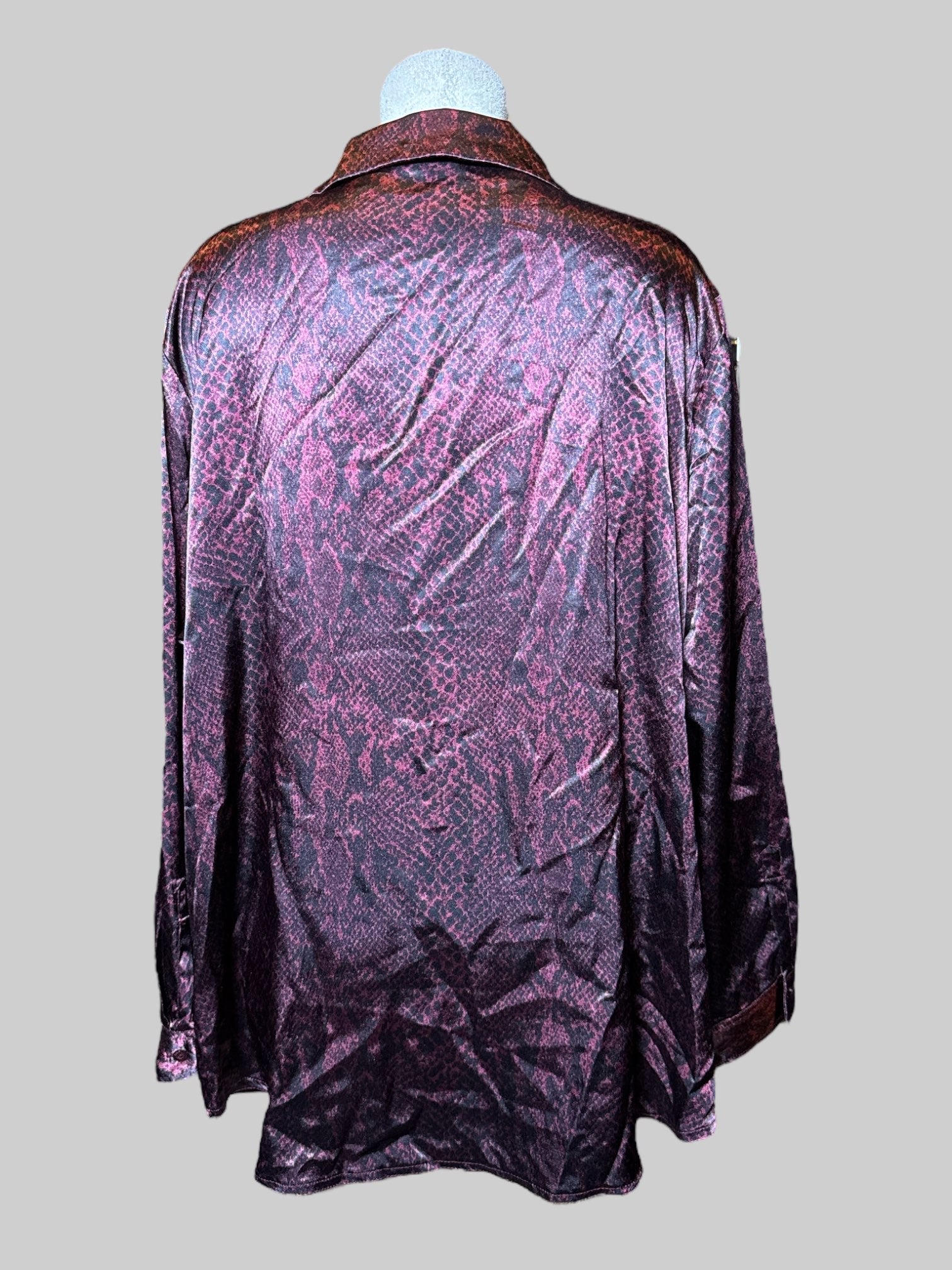 4X vintage black and maroon snake, print long sleeve button-down with satin like texture and buttons on cuffs