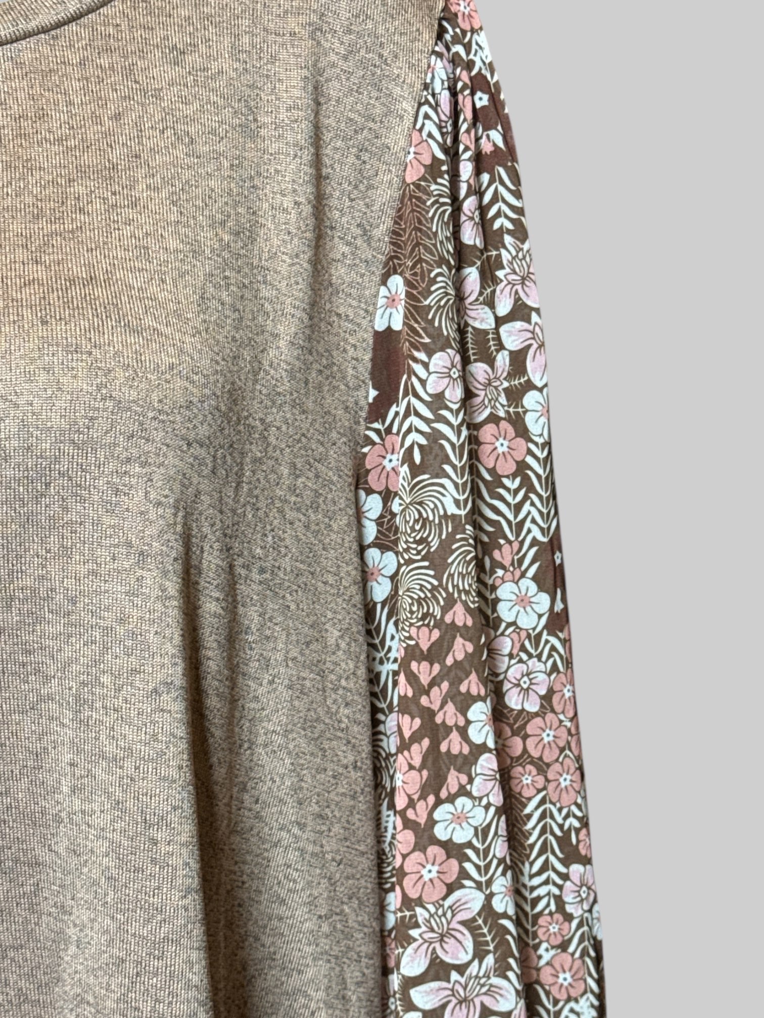 5X heathered brown long sleeve top with sheer brown floral sleeves