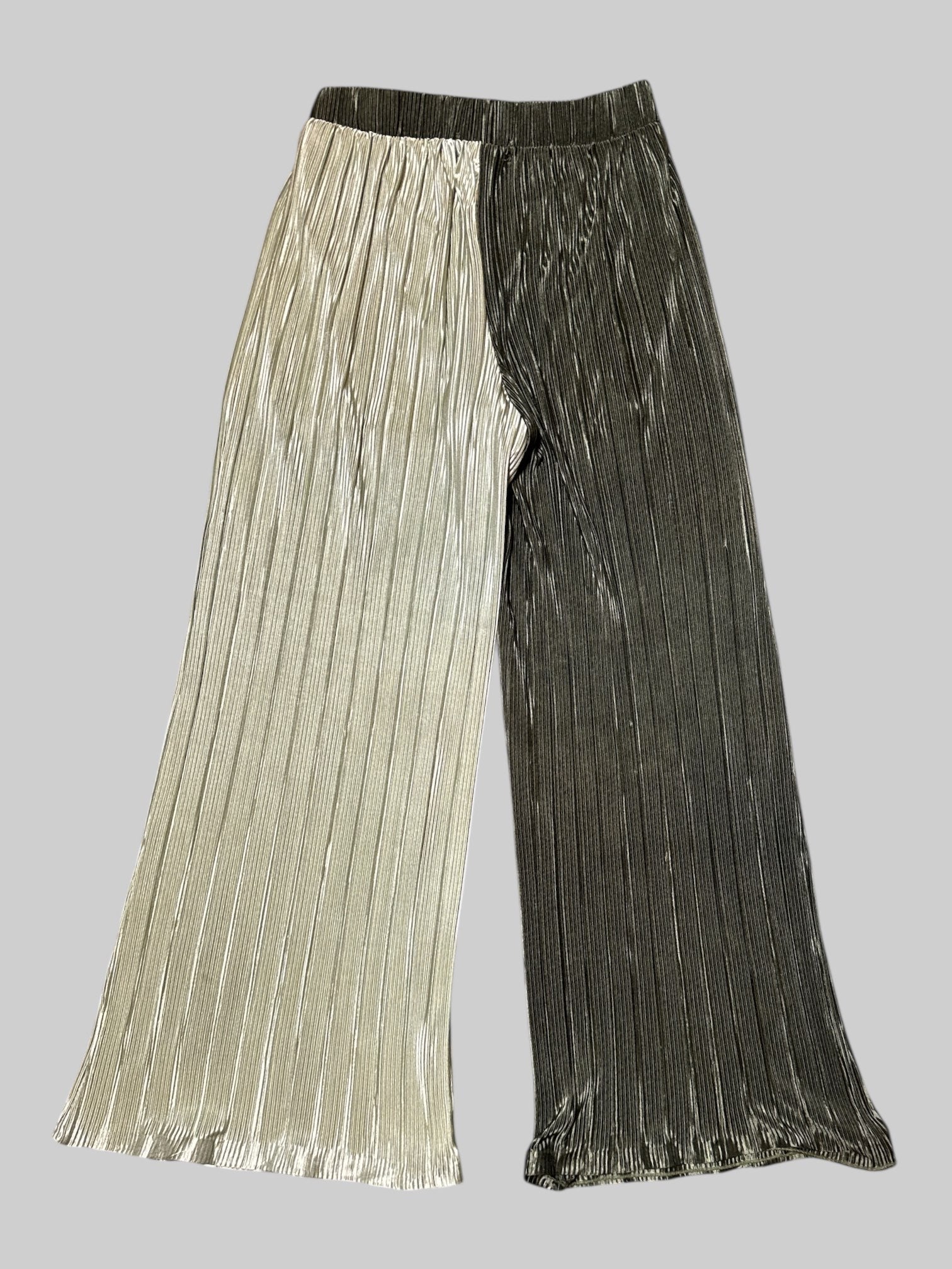 L Green two-tone pants with ribbed texture, and elastic waistband