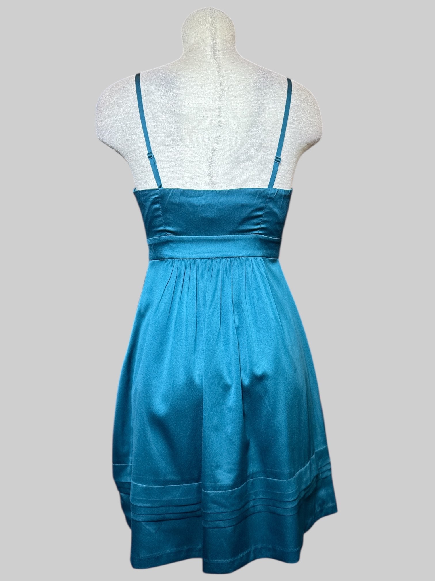 S The Limited blue green dress with flexible chest boning, adjustable straps, and side zipper