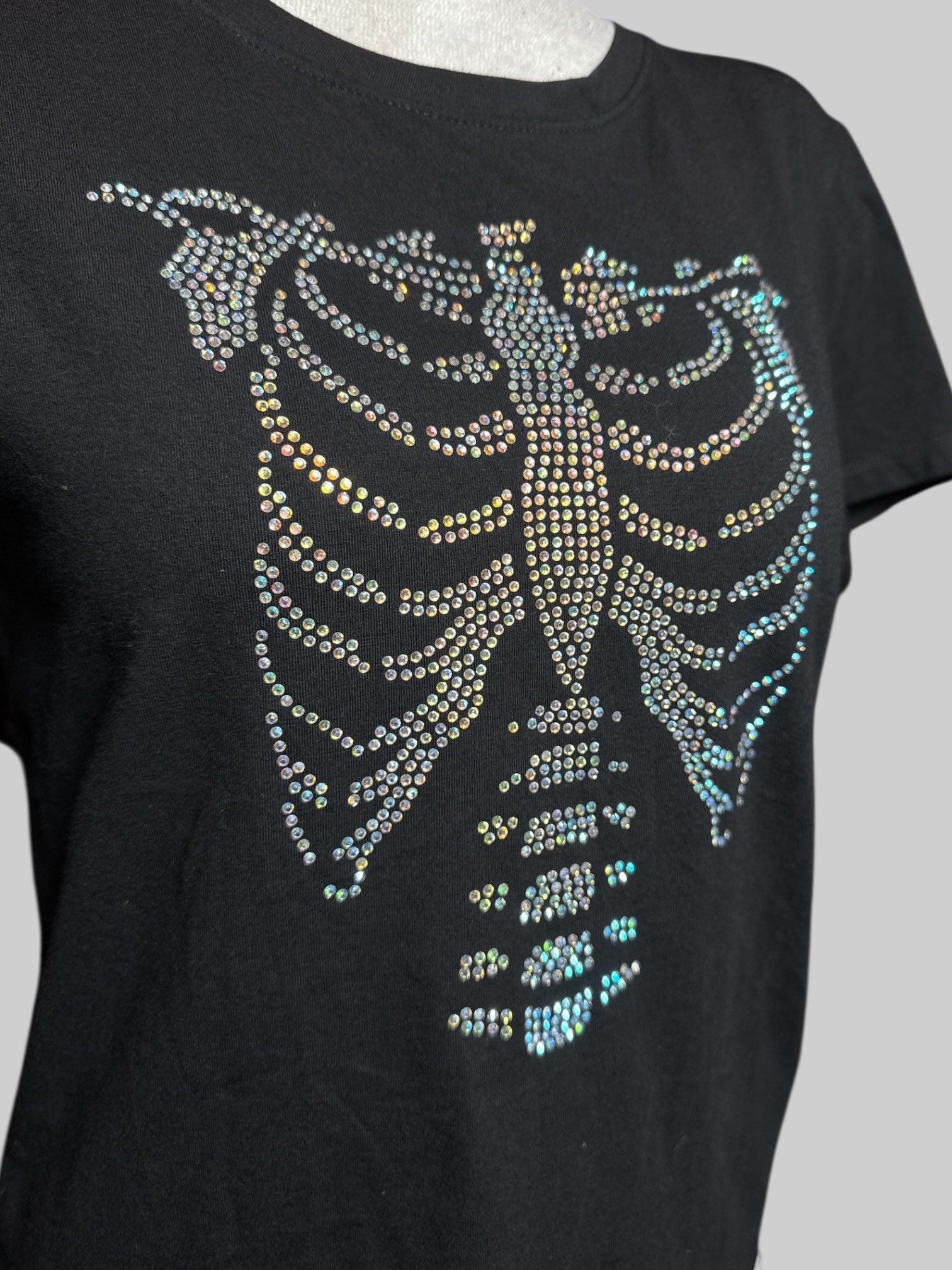 XL House of Cotton black t shirt with multicolor rhinestone skeleton