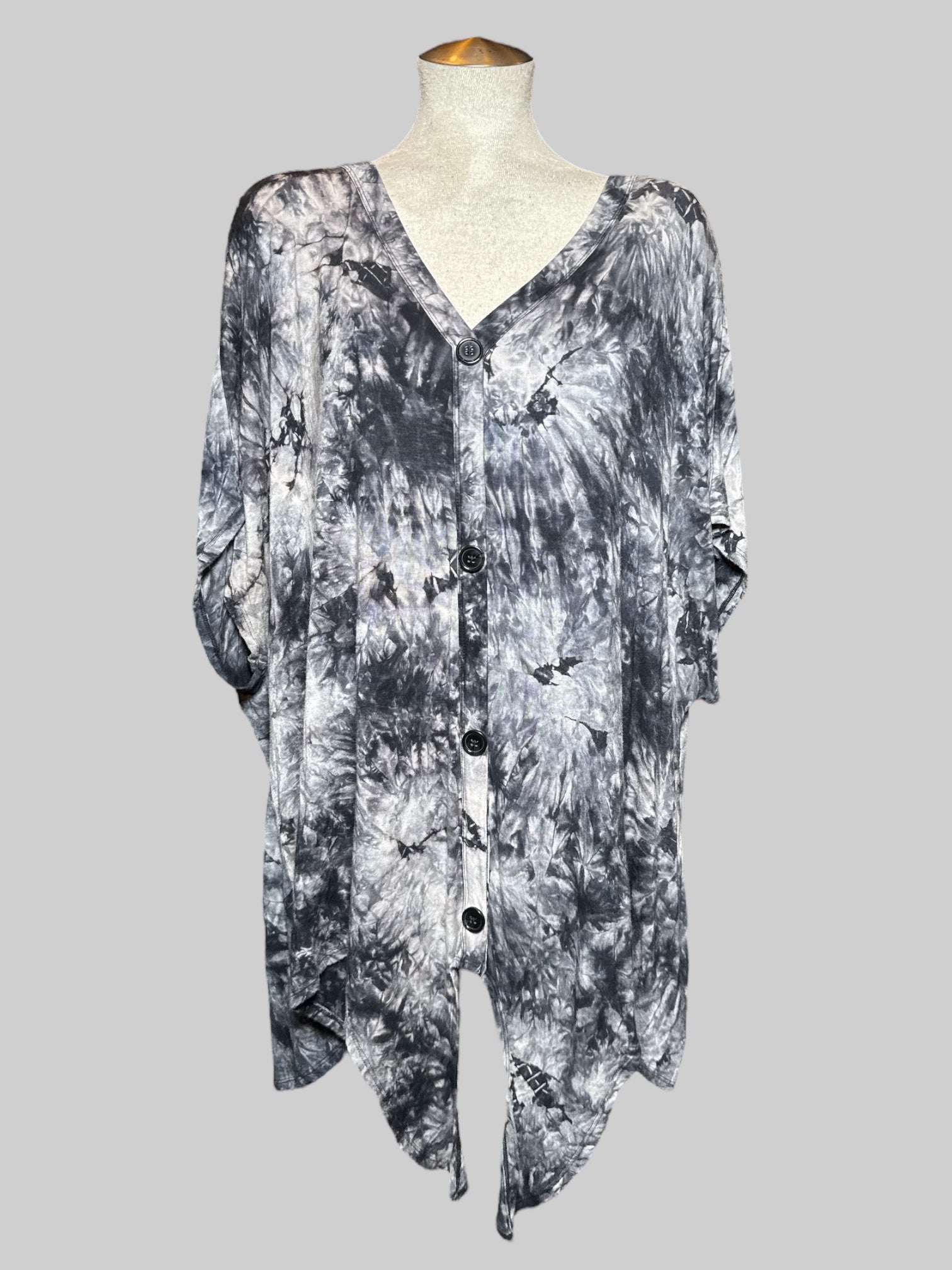 6X Lane Bryant black and white tie dye button up with tie in front