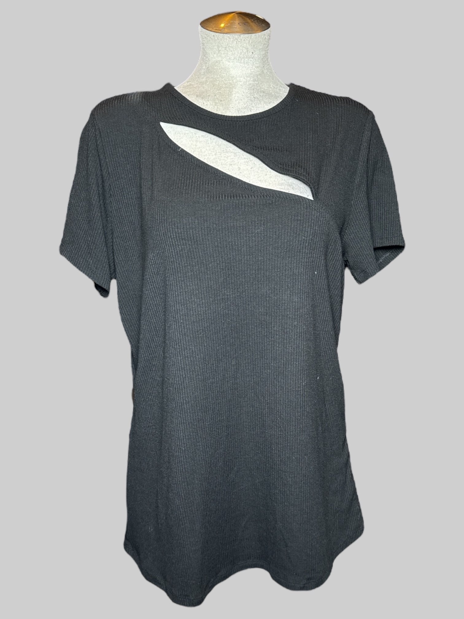 2X Super Soft by Torrid black short sleeve top with ribbed texture, and cut out on neckline