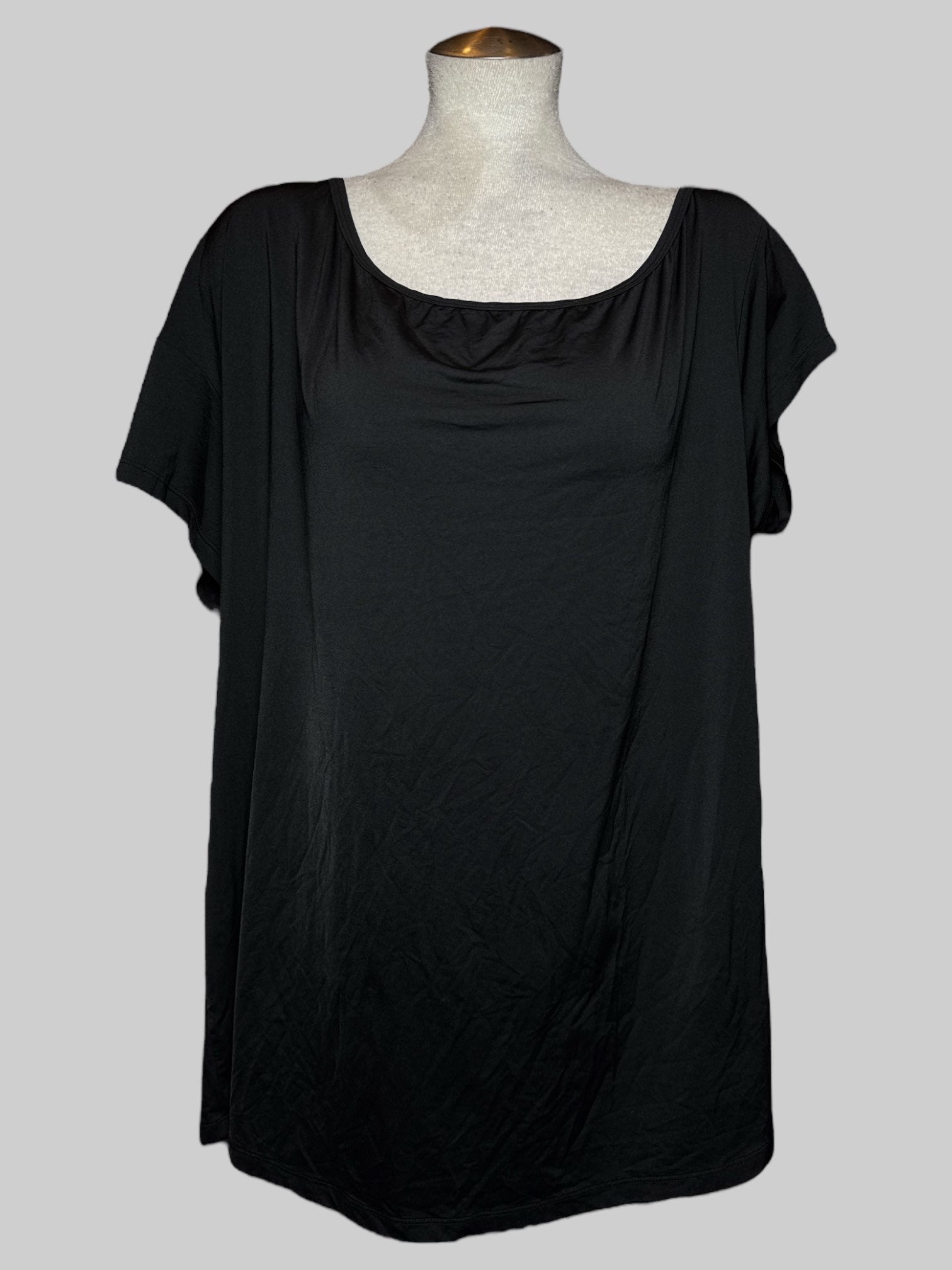 4X Torrid black active wear short sleeve top