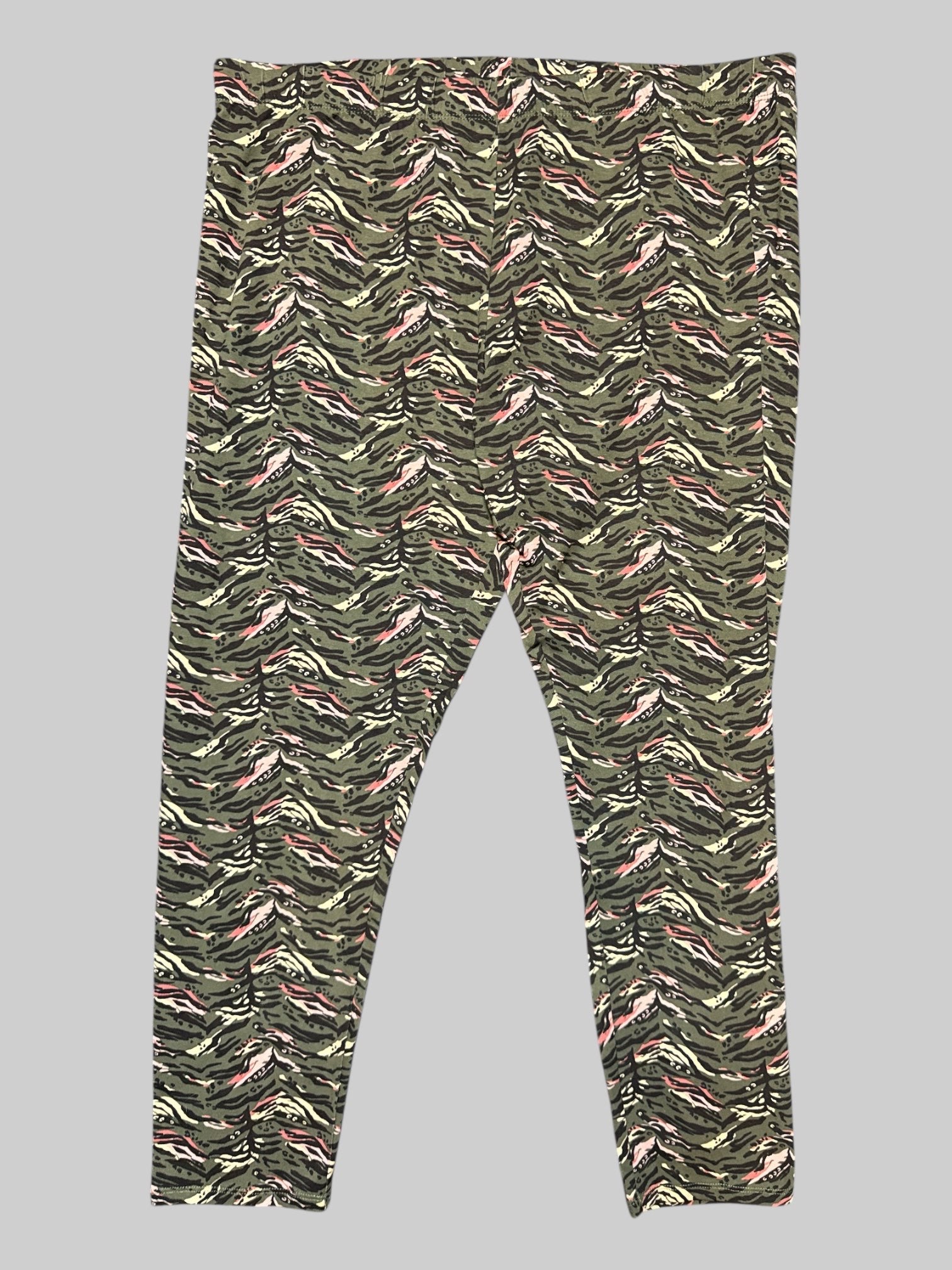 0X No Boundaries NWT green, pink, and white camo print leggings