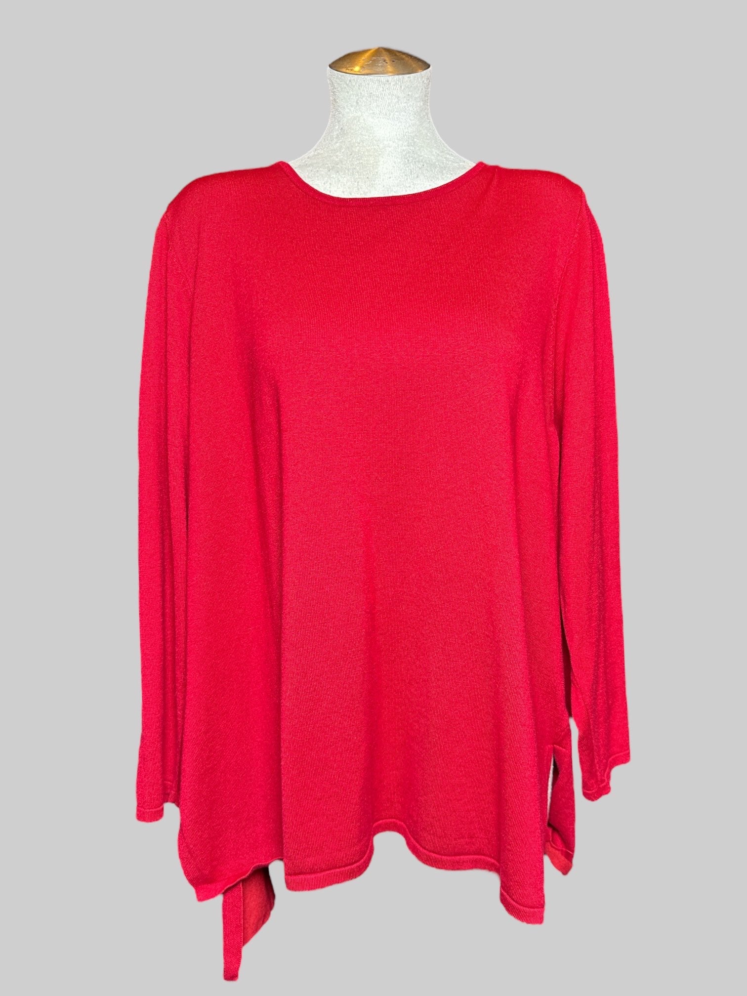 4X Tahari red sweater top with pleating on the back