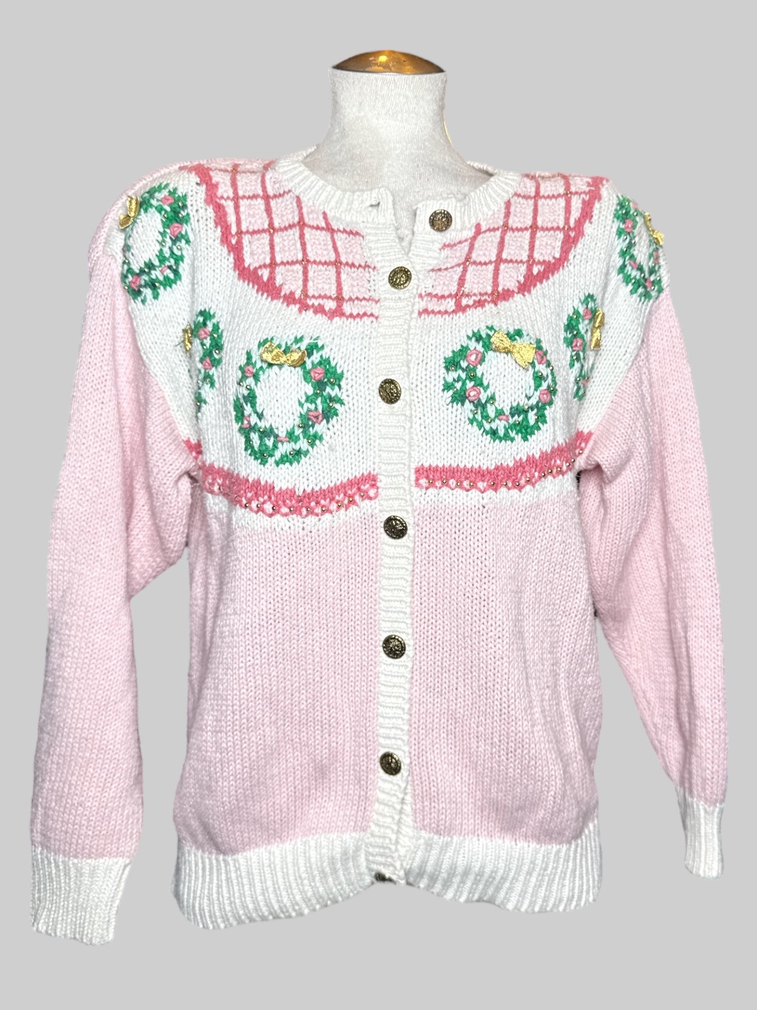 M Baxter & Wells vintage pink and white knit holiday sweater with green wreaths and gold buttons