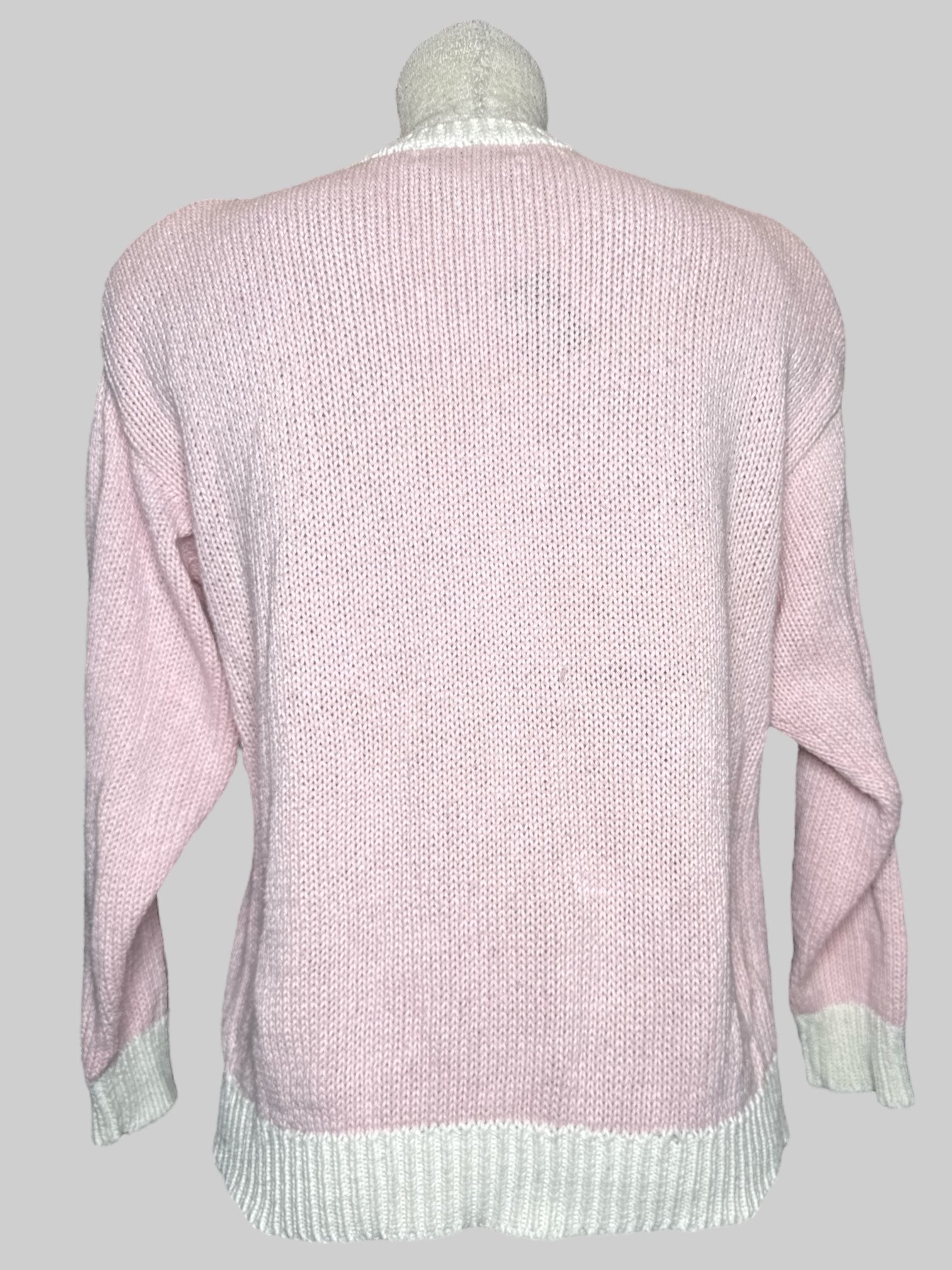 M Baxter & Wells vintage pink and white knit holiday sweater with green wreaths and gold buttons