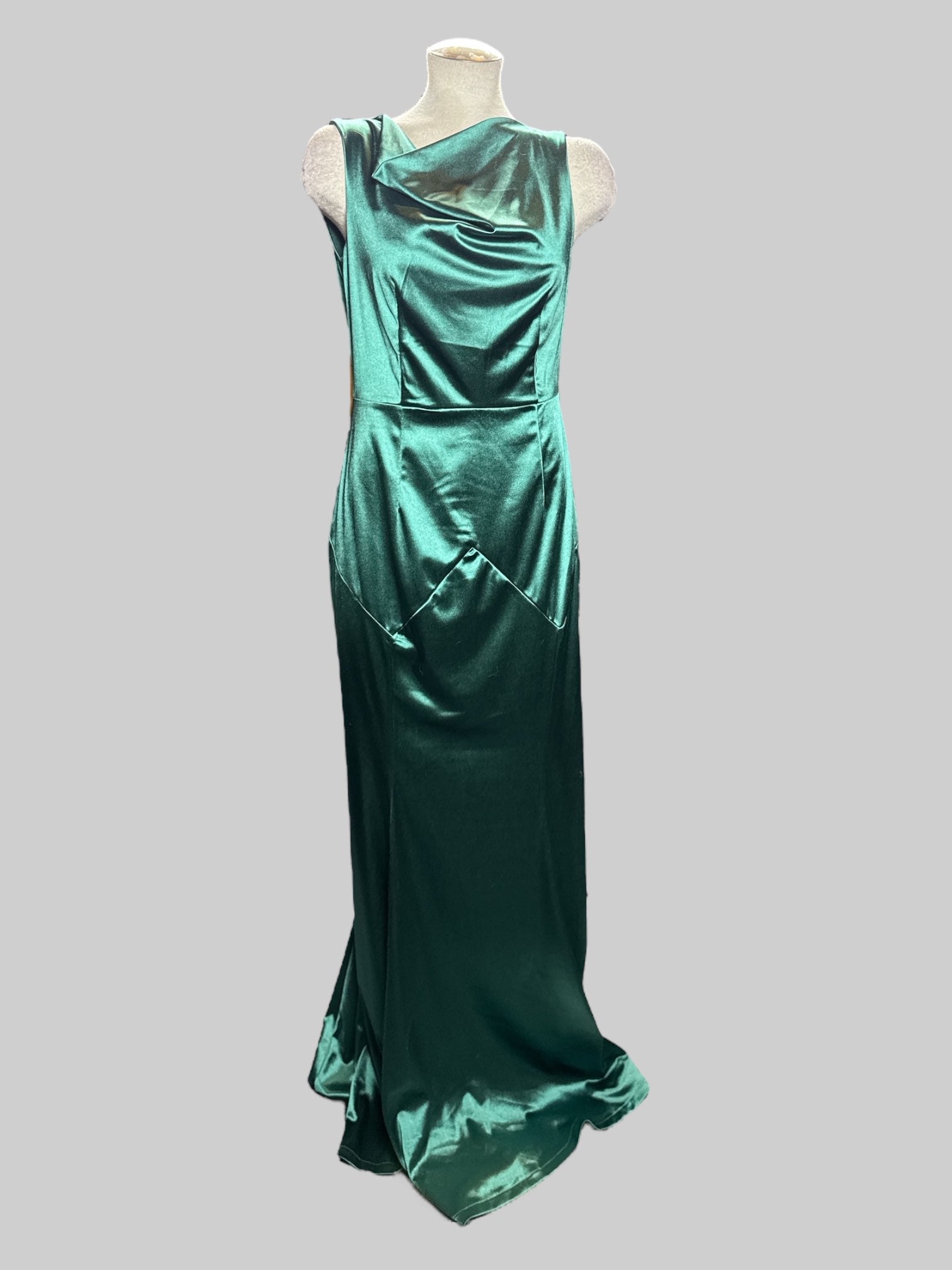 L green satin texture maxi sleeveless gown with low back and zipper