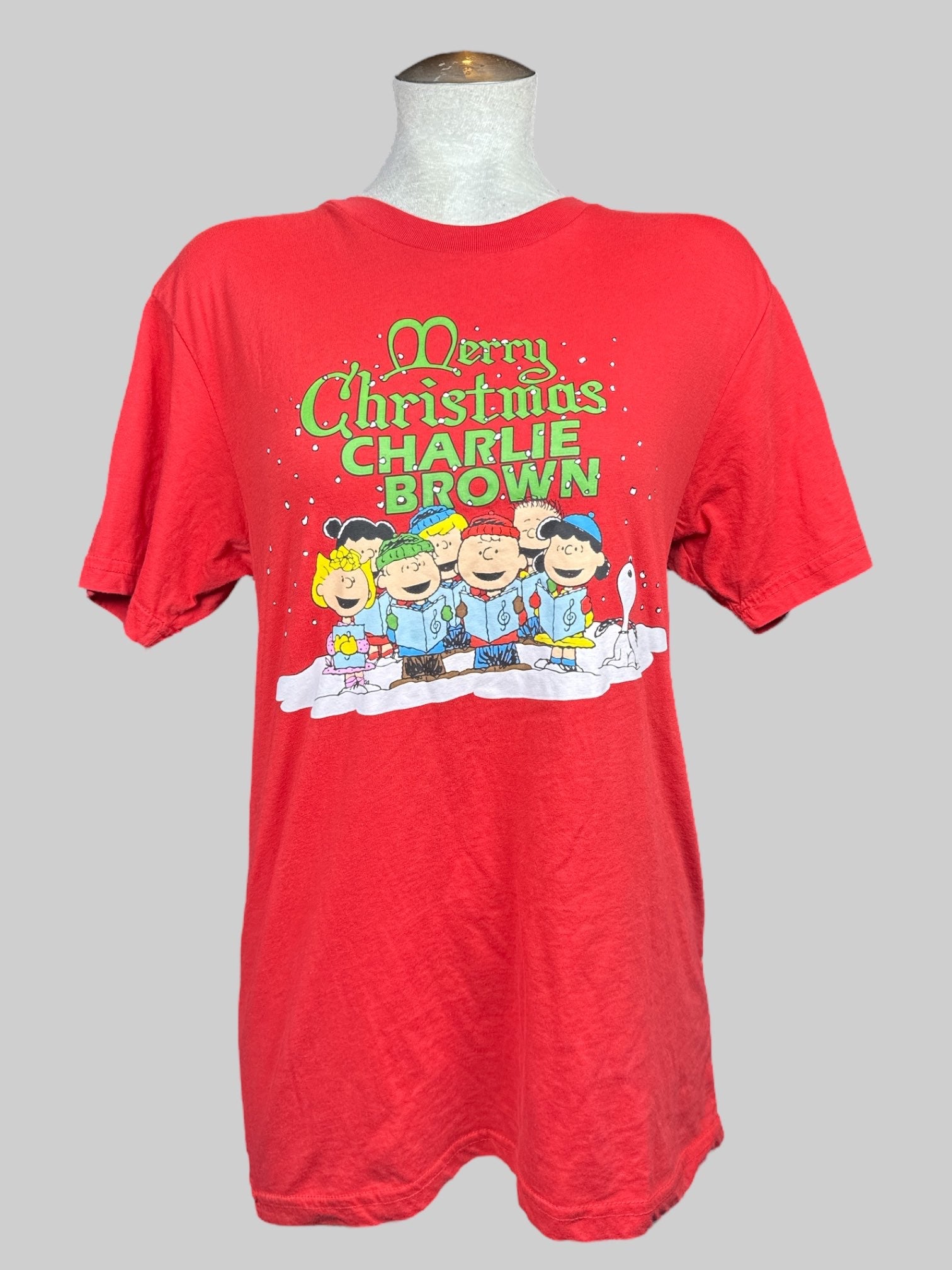 L Peanuts red Merry Christmas Charlie Brown graphic t shirt