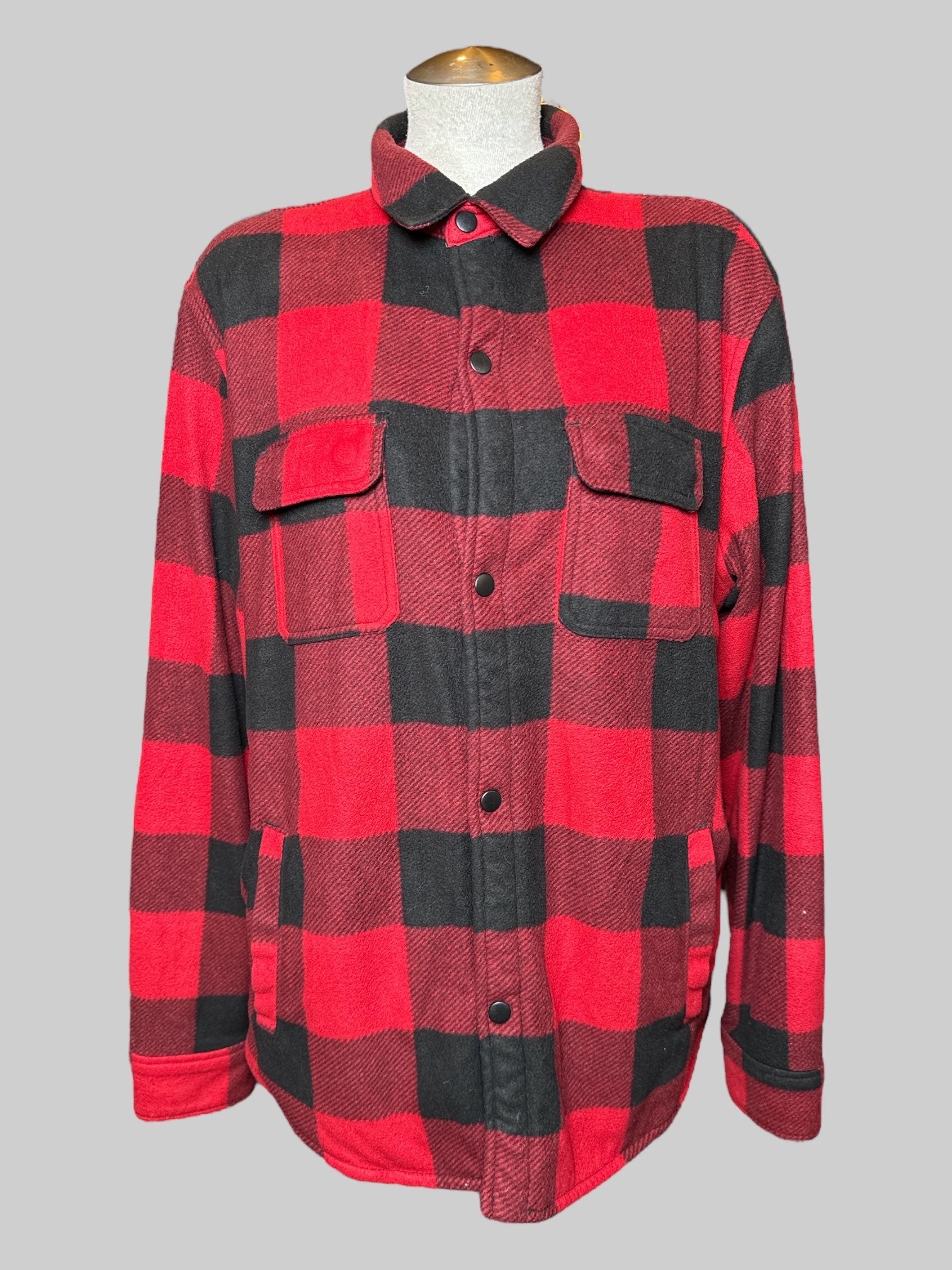 XL Urban Pipeline black and red plaid sherpa lined jacket with snap buttons