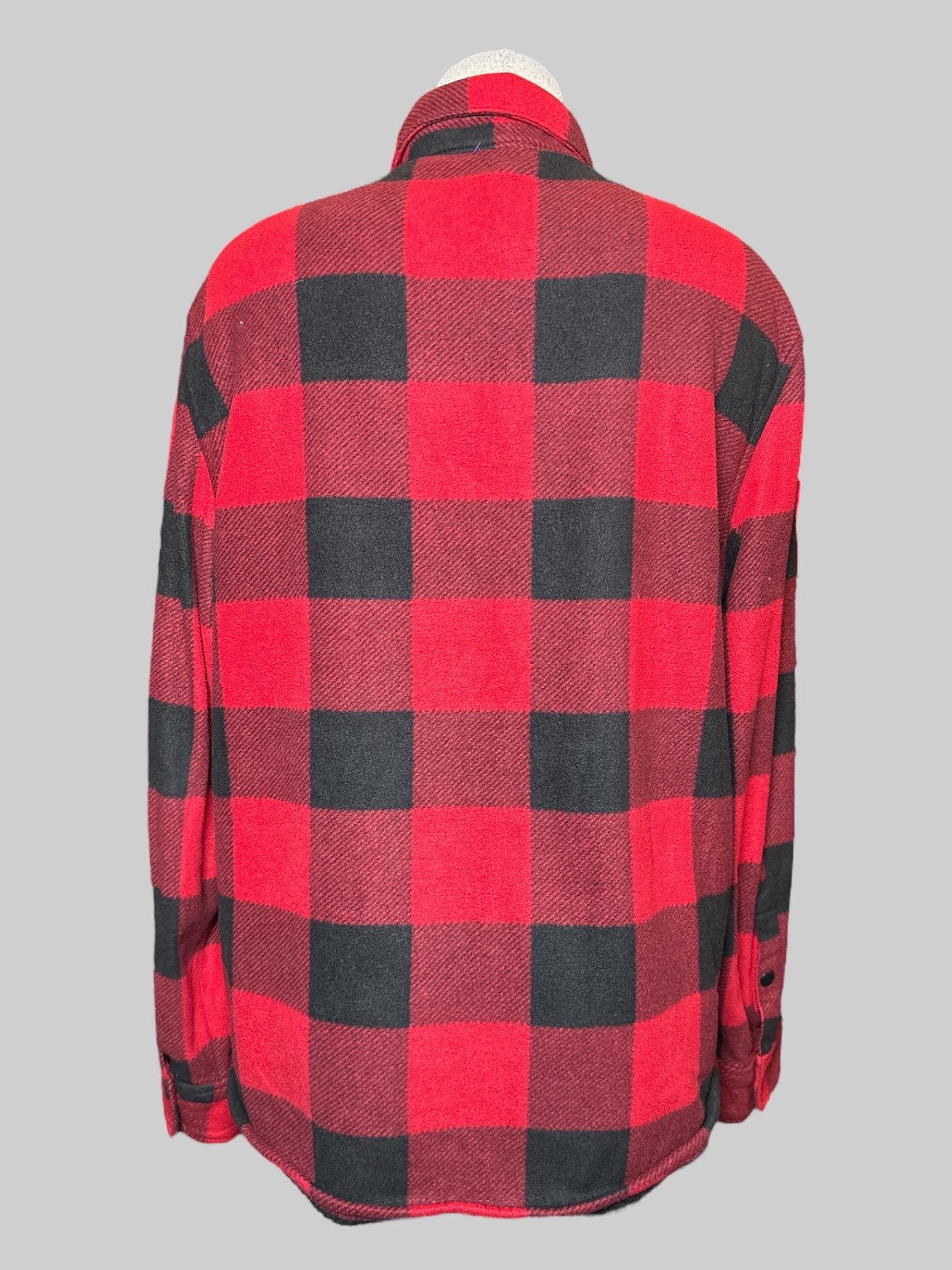 XL Urban Pipeline black and red plaid sherpa lined jacket with snap buttons