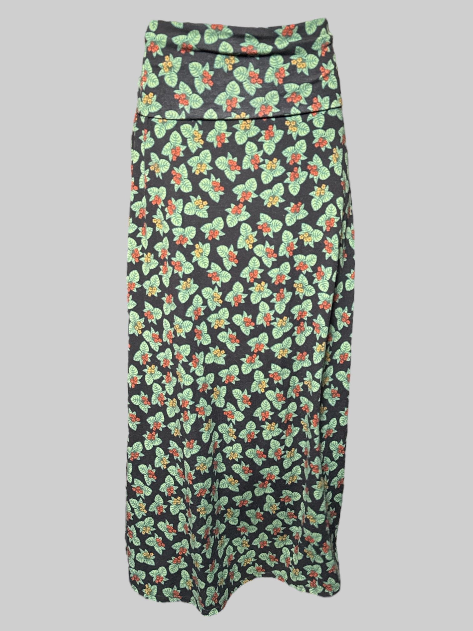 XL LulaRoe black maxi skirt with holly print and fold over waist