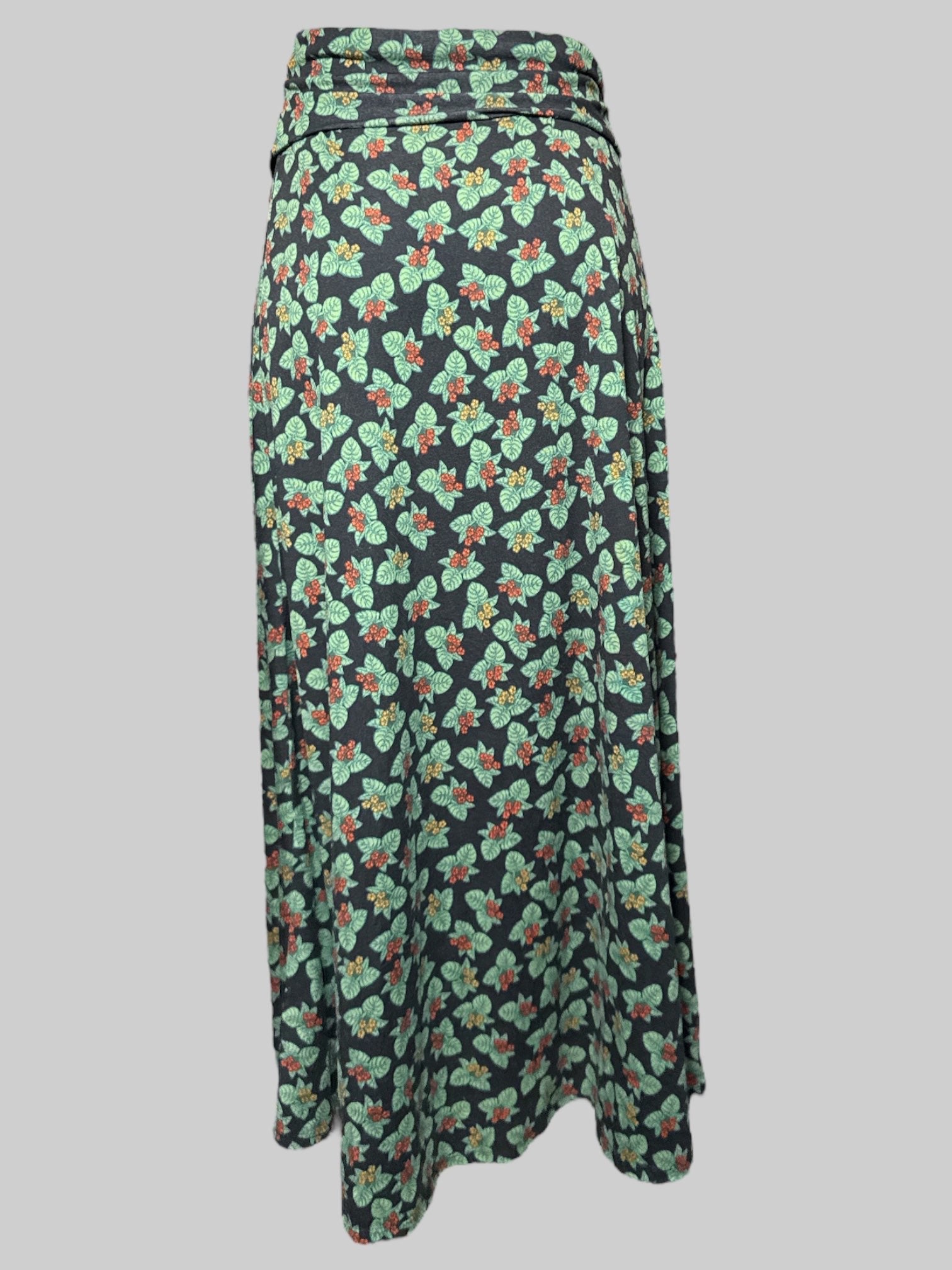 XL LulaRoe black maxi skirt with holly print and fold over waist