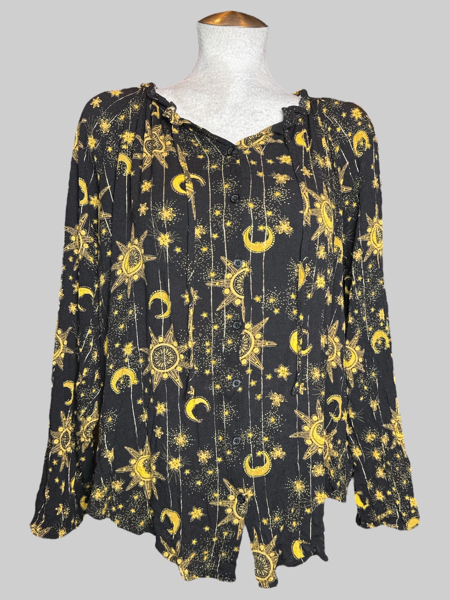 3X Torrid black button up with yellow celestial pattern