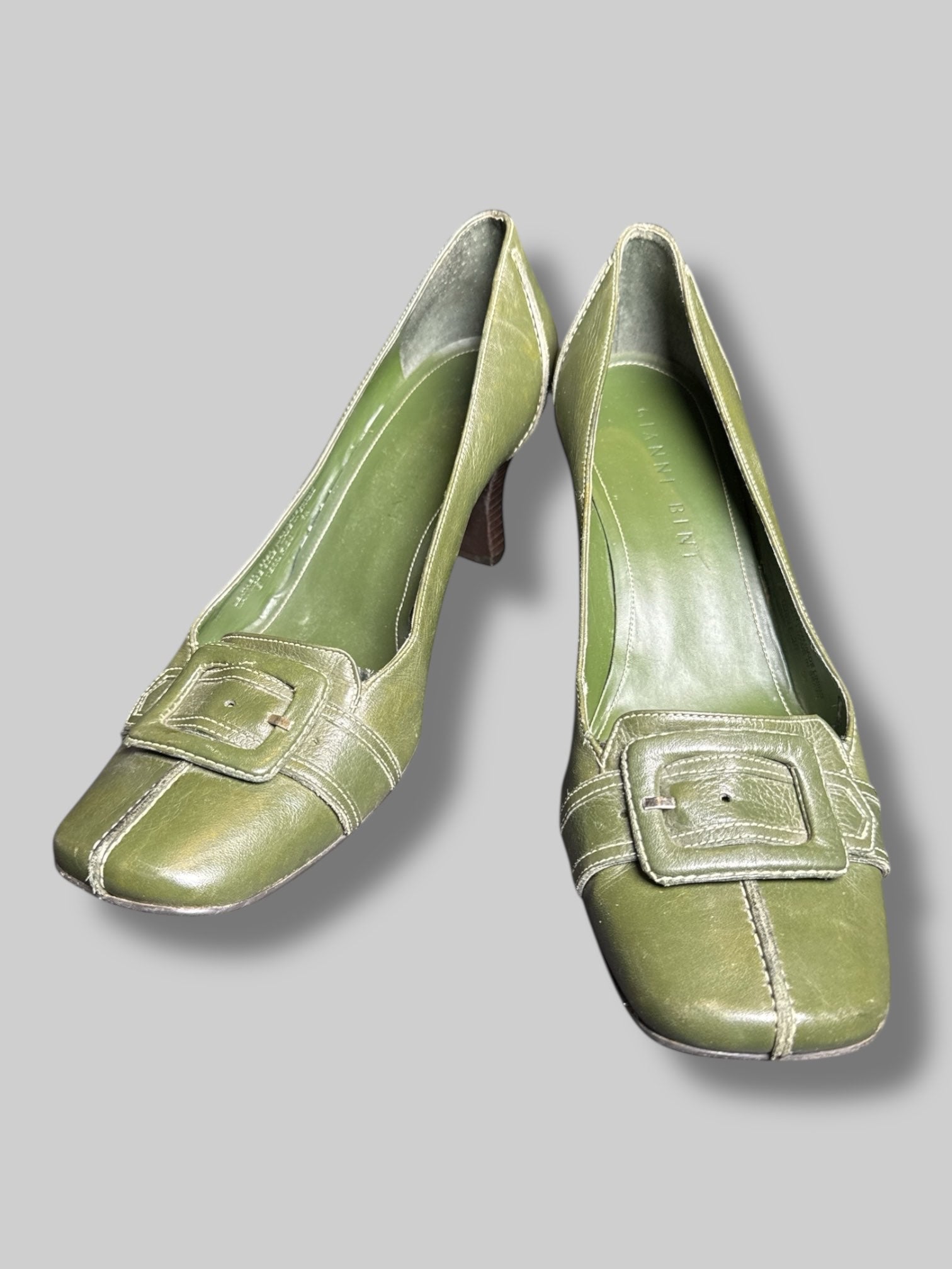 Size 9M Gianni Bini green leather heels with buckles on the front