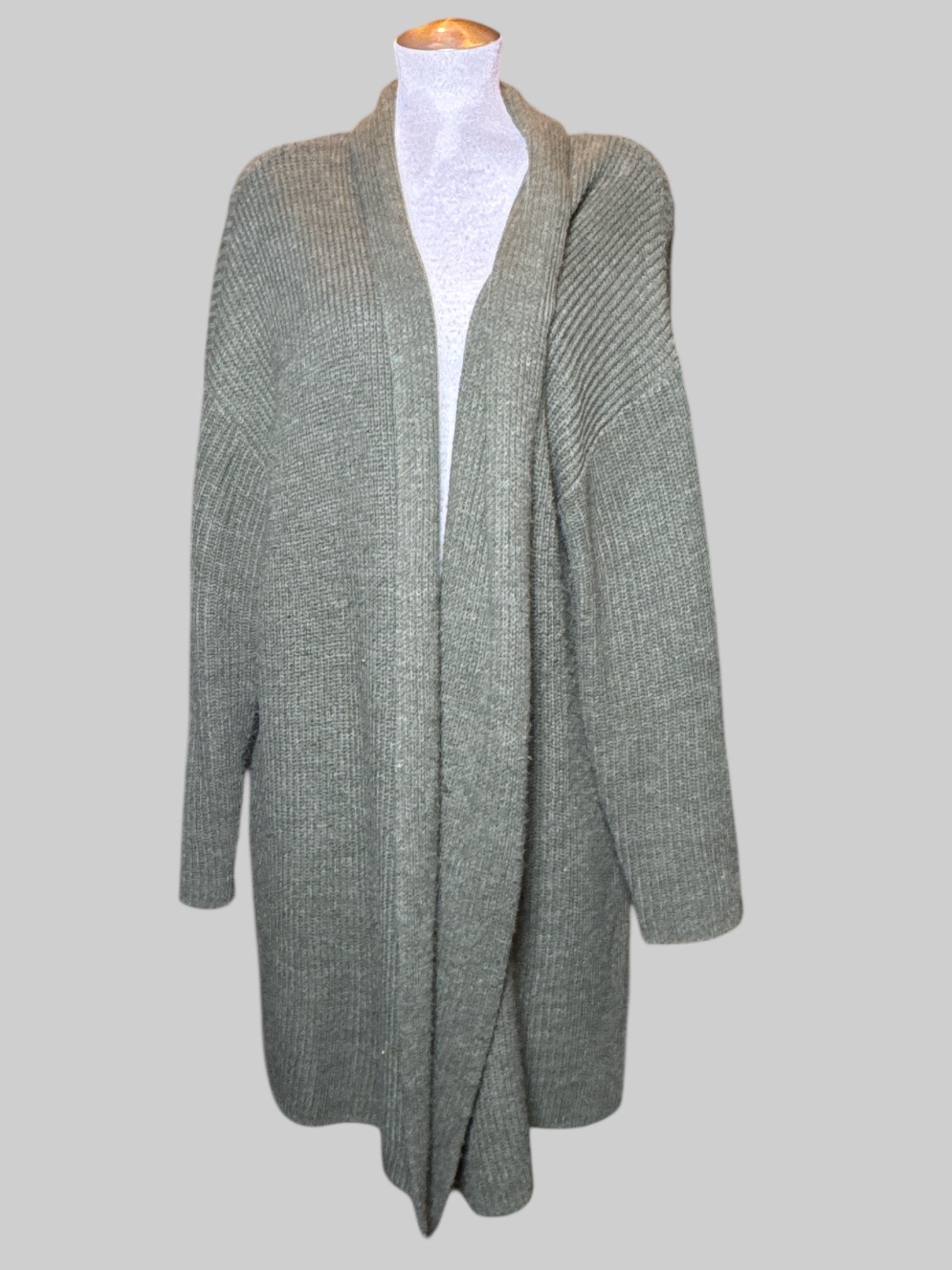 8X Ava & Viv green knit cardigan