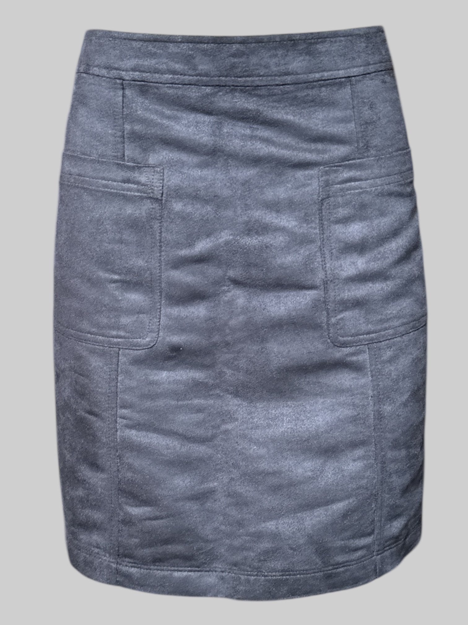 0X Old Navy black suede like skirt with pockets, and zipper on back