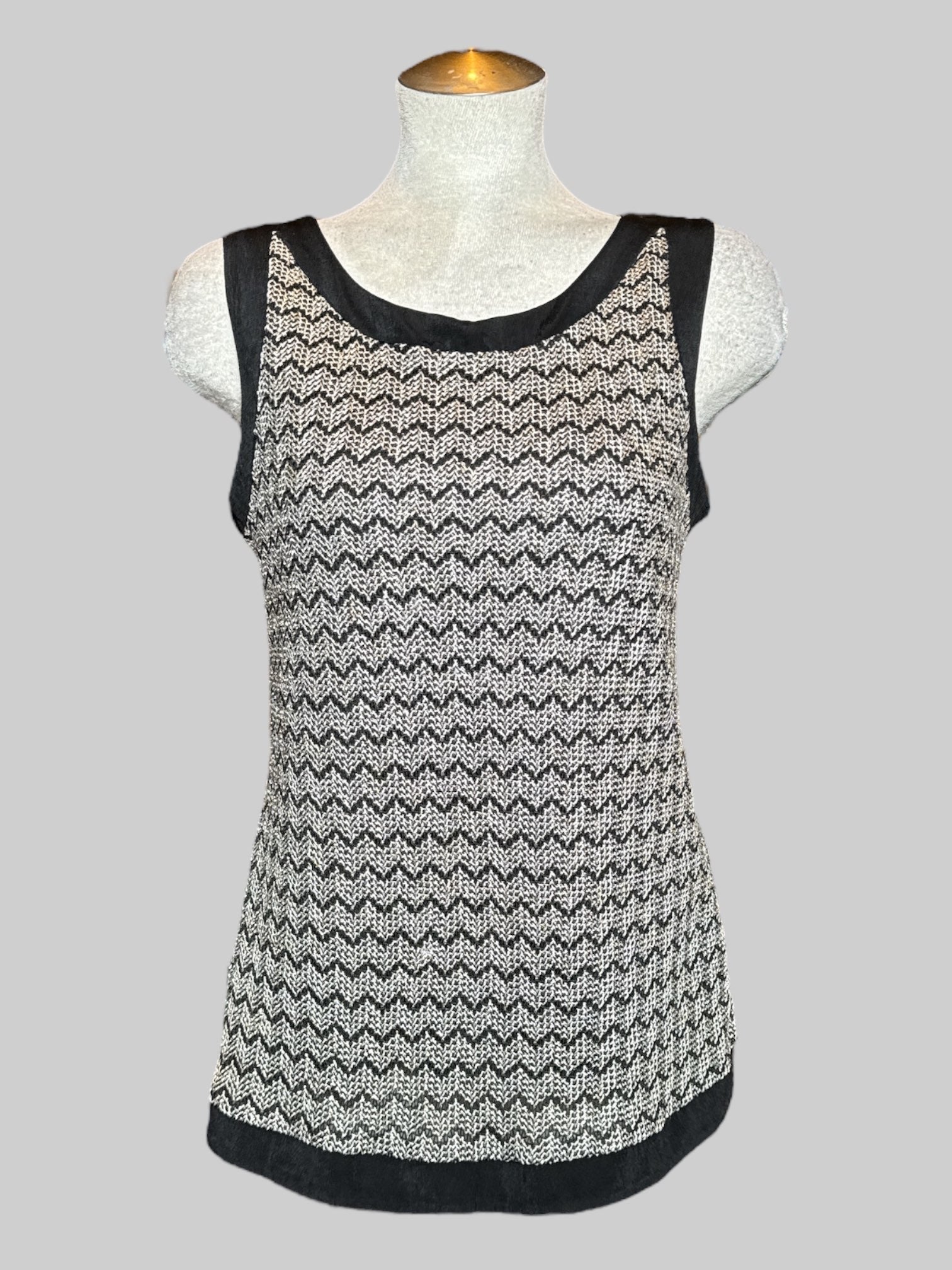 XL Travelers by Chicos vintage black sleeveless stretchy top with white and gold crochet design on front