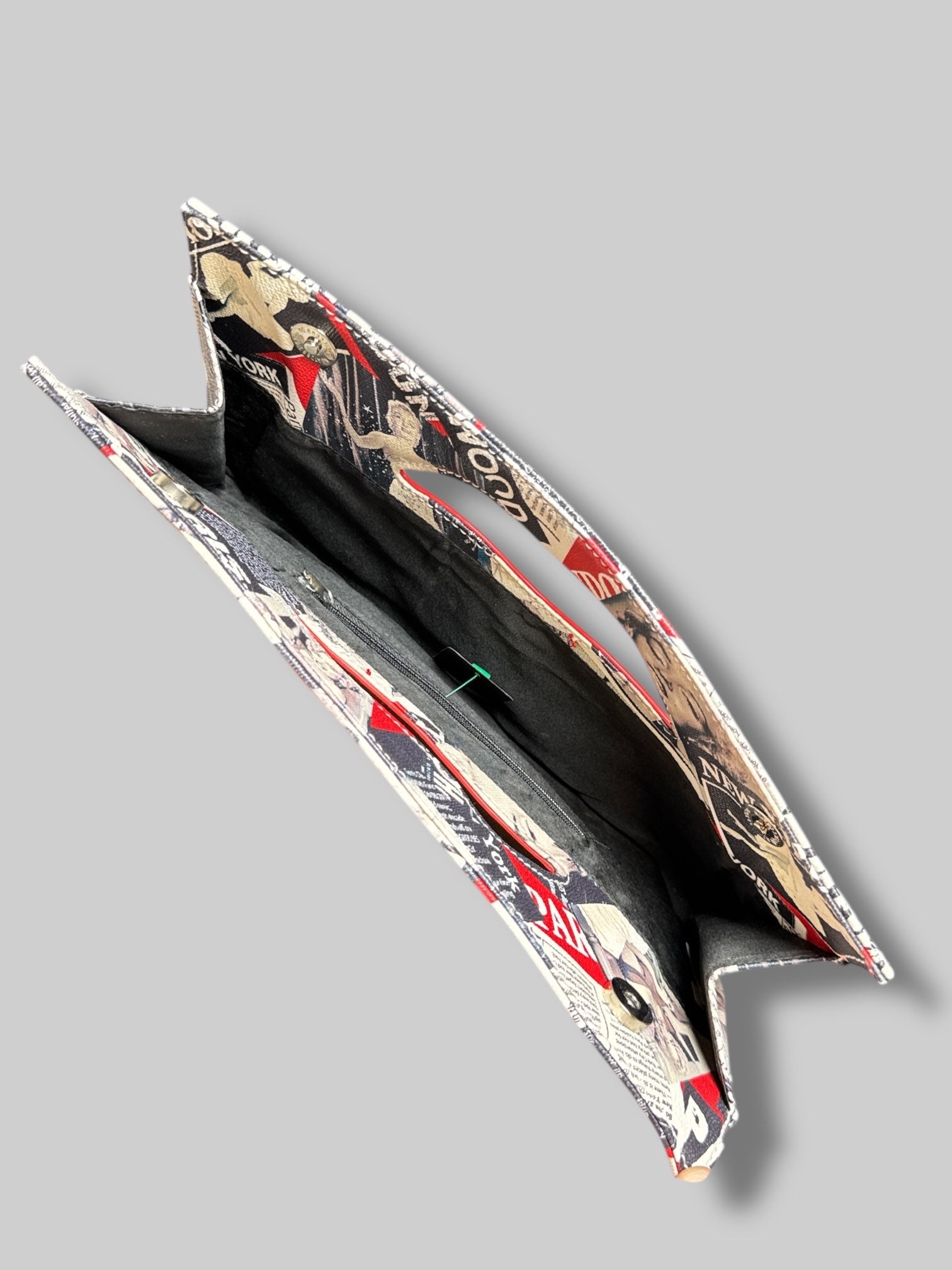 13” by 6” Marilyn Monroe purse with lip handle