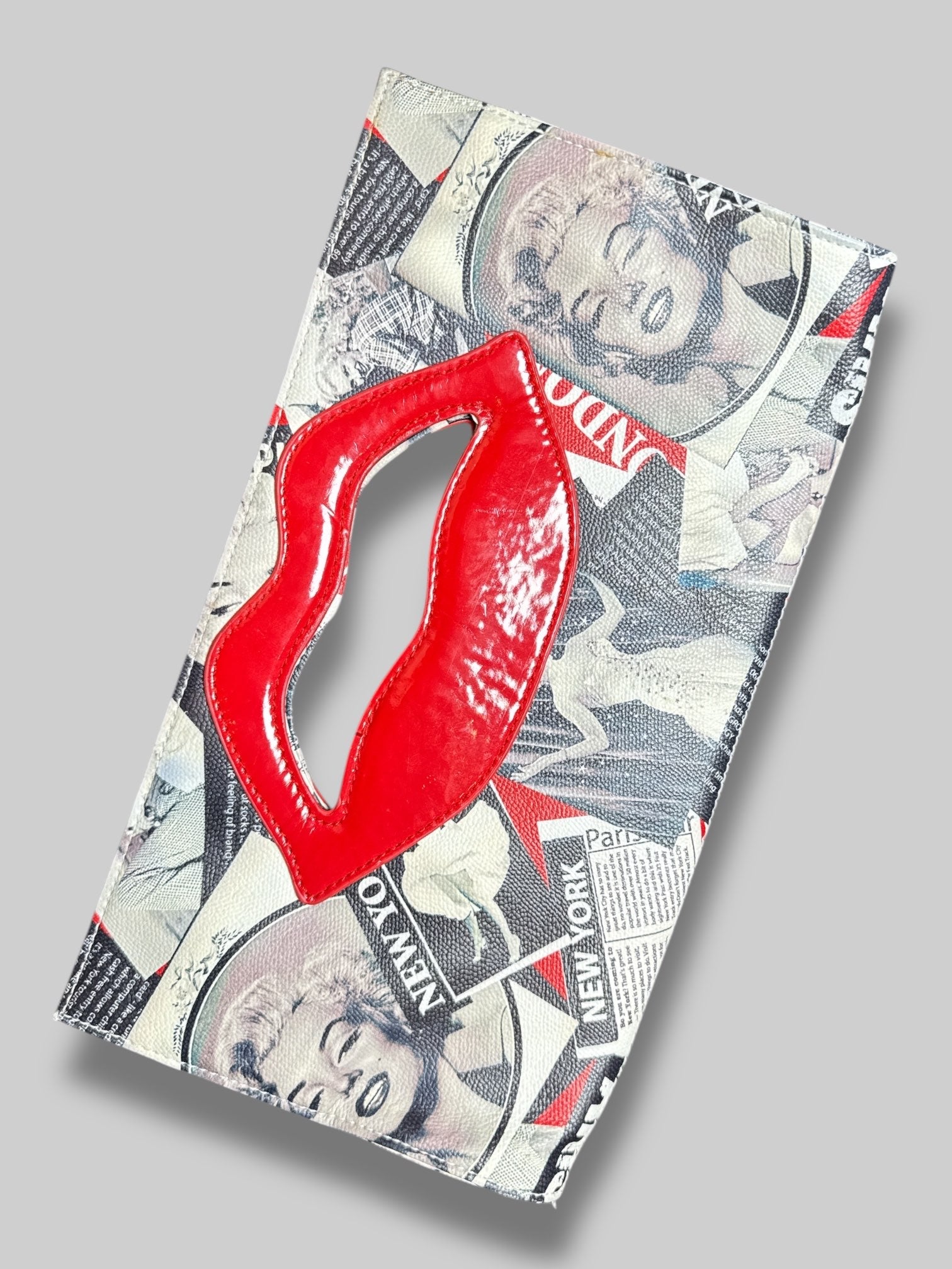 13” by 6” Marilyn Monroe purse with lip handle