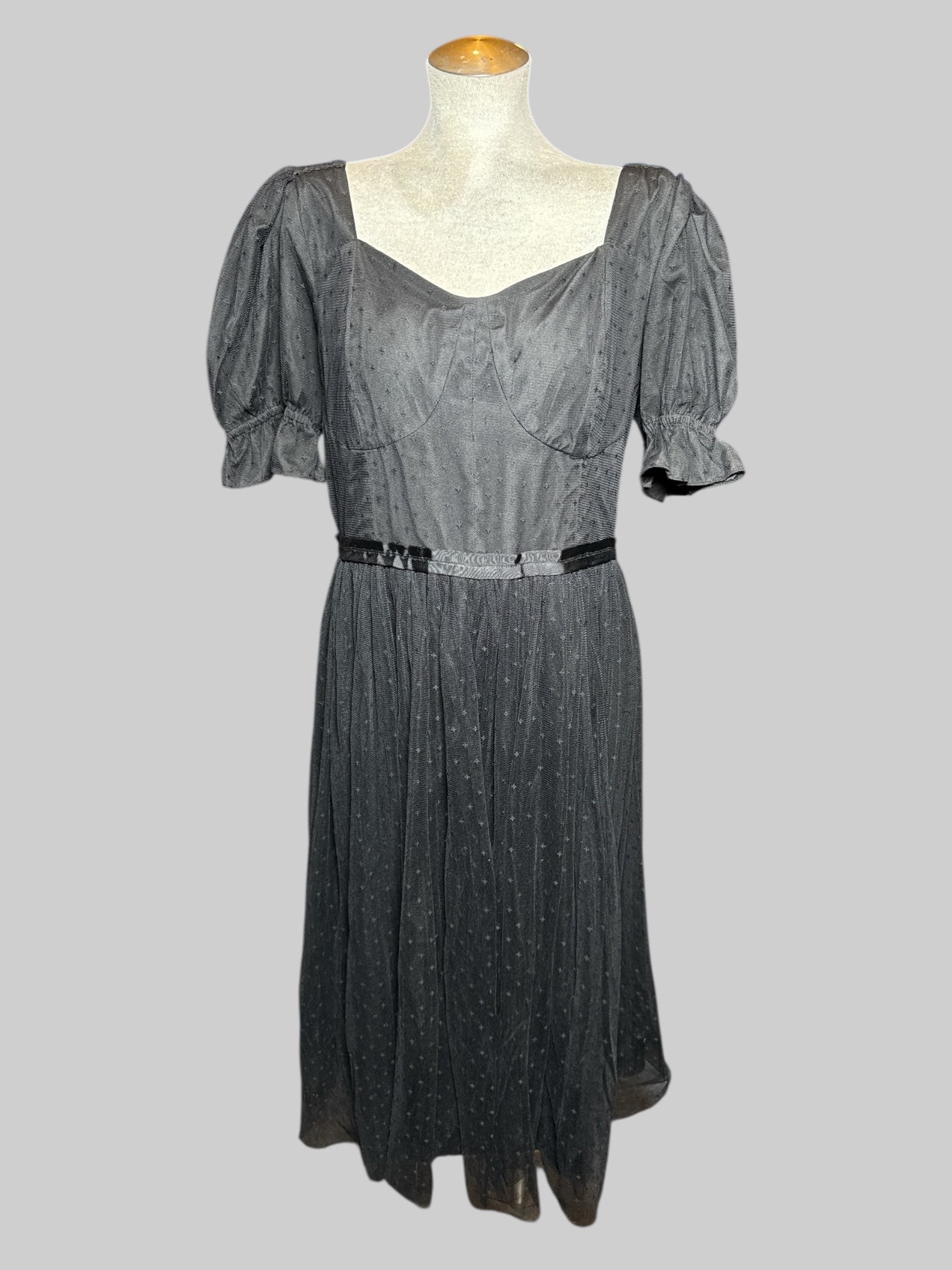 XL Ivy City vintage black short sleeve dress with tulle layers and overlay, zipper on back, and balloon sleeves