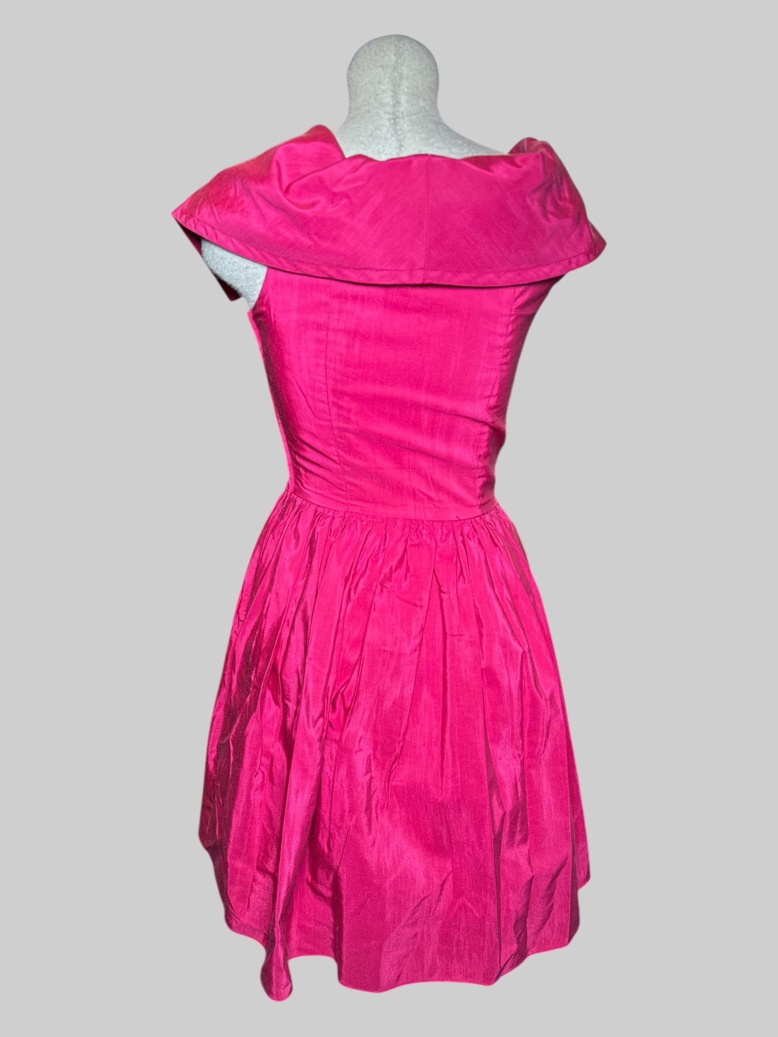 S Karen Lucas for Niki vintage made in U.S.A  bright pink dress with tule underneath and side zipper