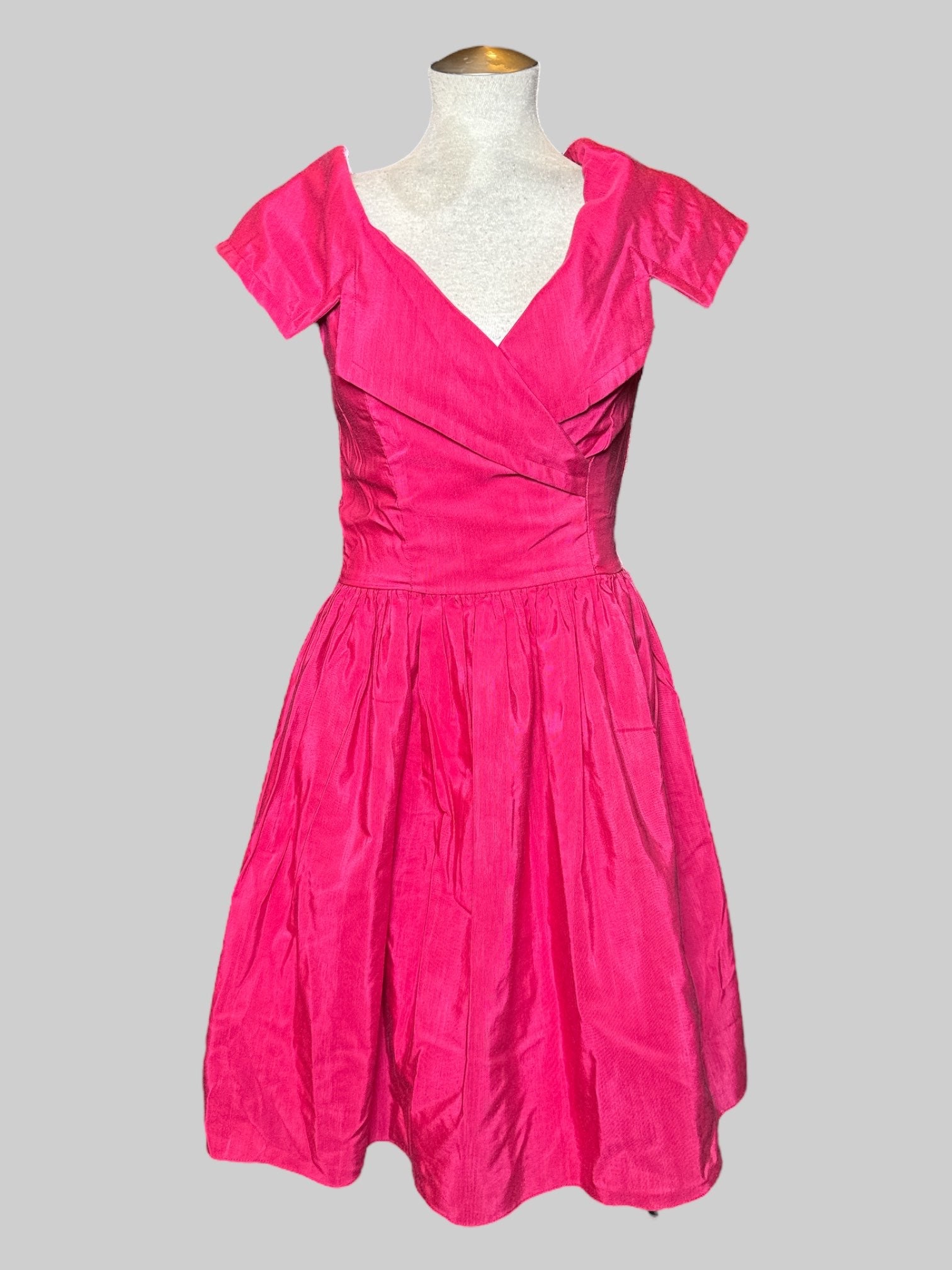 S Karen Lucas for Niki vintage made in U.S.A  bright pink dress with tule underneath and side zipper