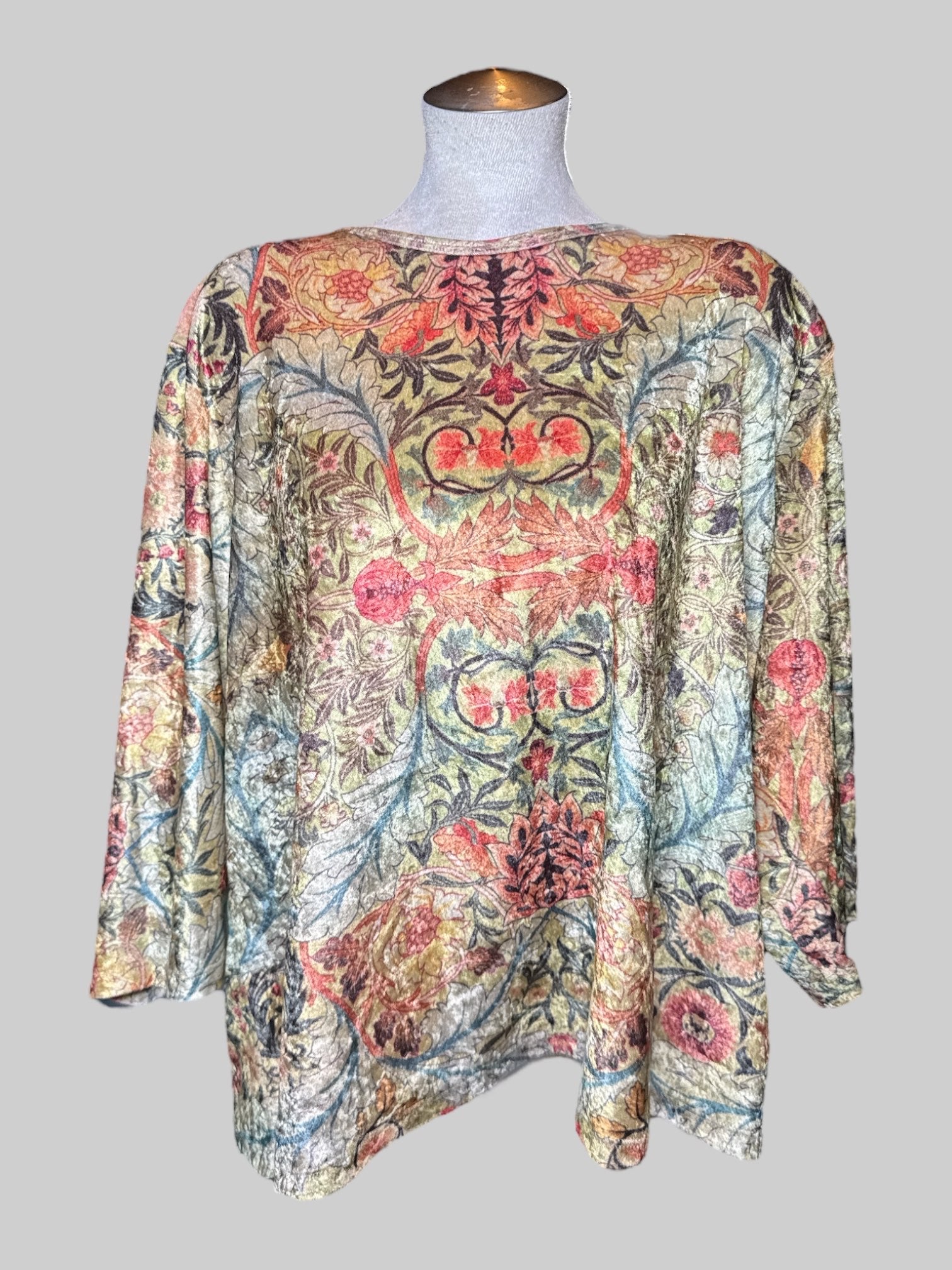 3X TeeCo yellowish green velour top with beautiful florals and botanicals