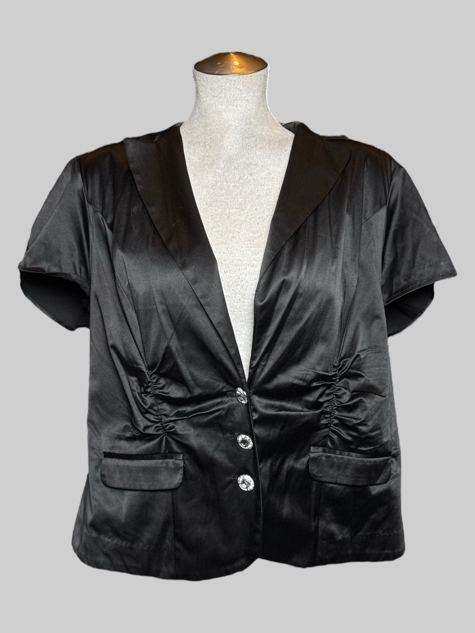 2X Torrid vintage black satiny short sleeve blouse with buttons and ruching