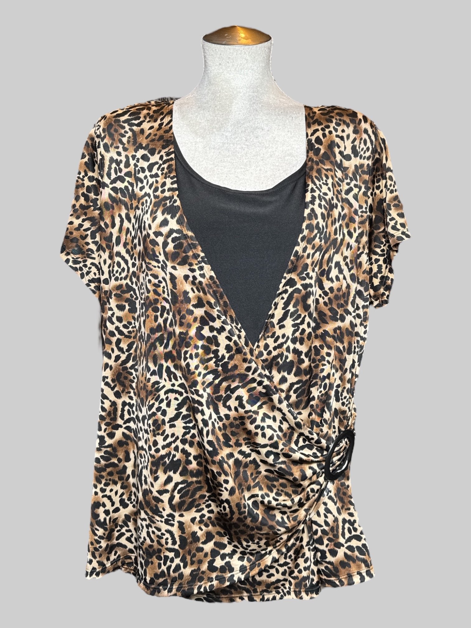 3X Elementz Woman cheetah print faux wrap short sleeve top with a buckle and attached tank top
