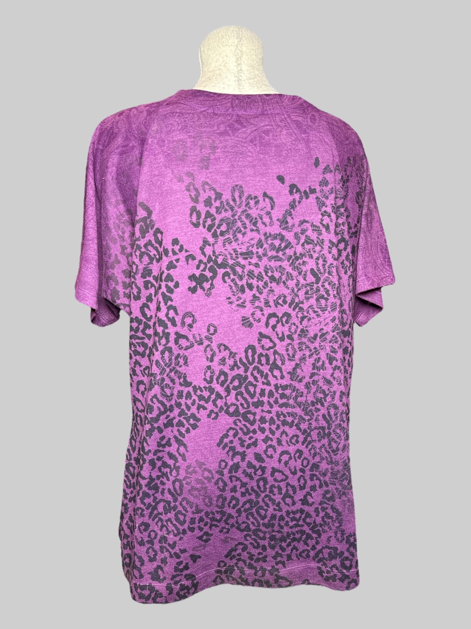 4X Torrid vintage purple leopard print zip up short sleeve top