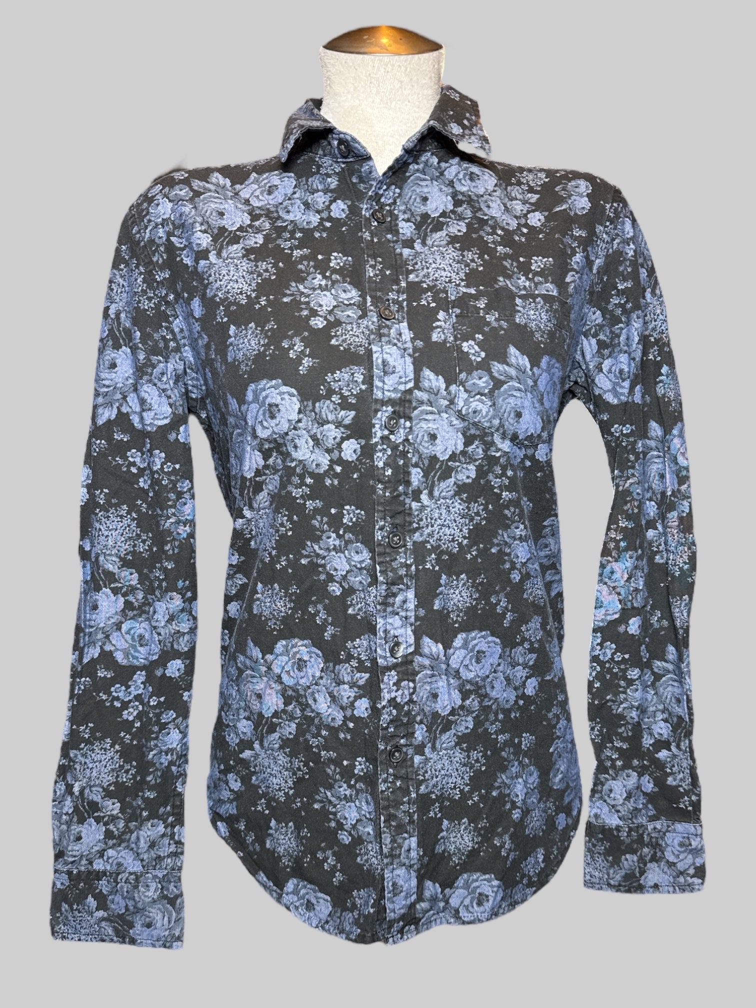 S 21 Men black button up with blue florals
