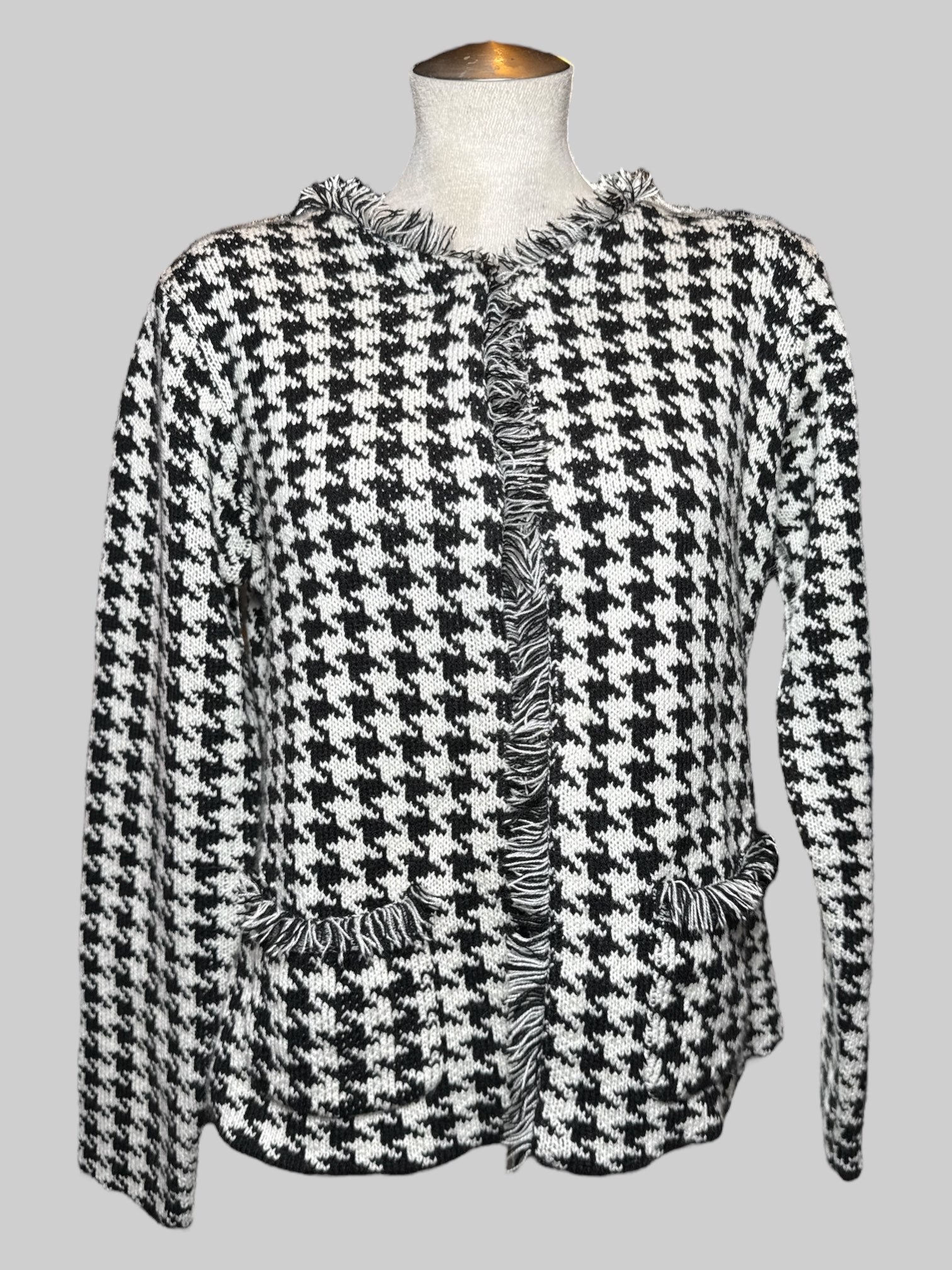 L Worthington black and white houndstooth cardigan with fringe and claps