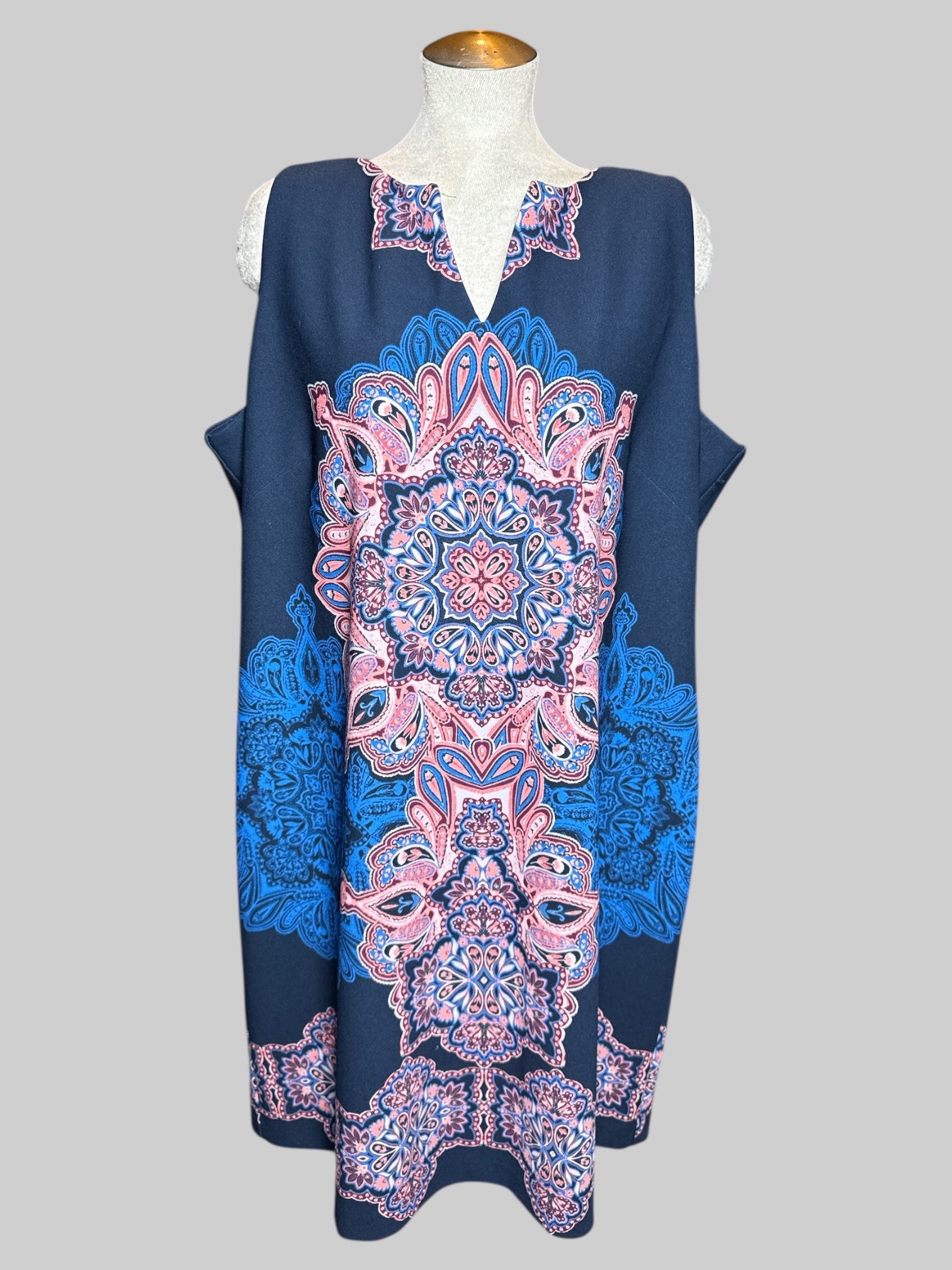 3X Taylor Woman navy blue sleeveless dress with paisley multicolor design, and zipper on back