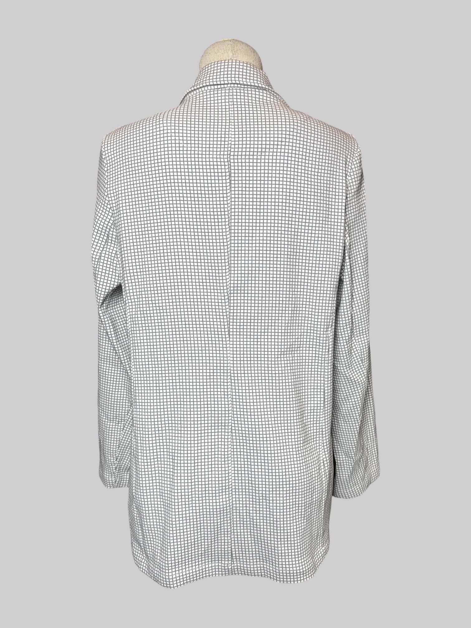 XL Max Studio NWT gray & white checkered blazer with one button, and pockets